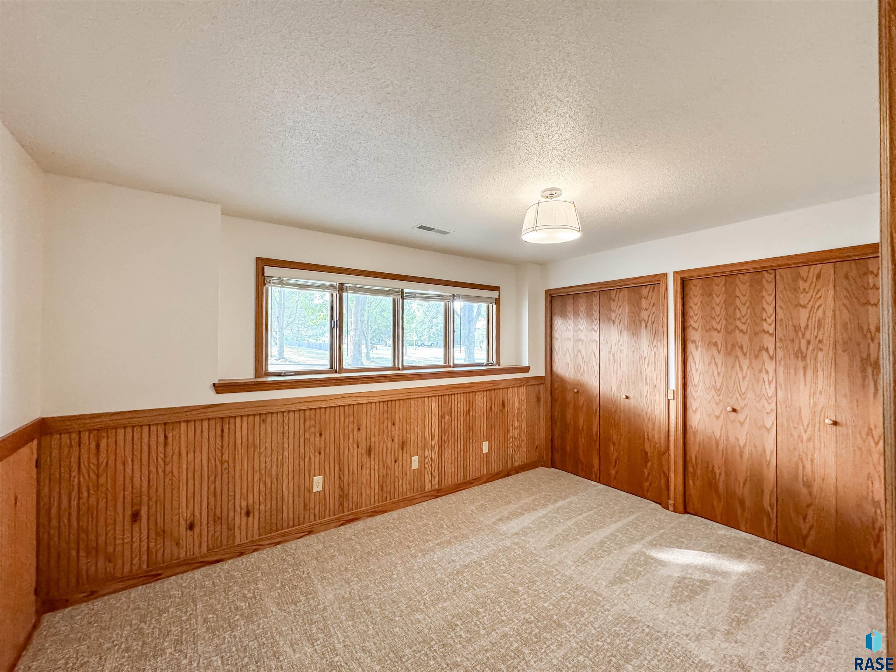 1200 S Sunny View Dr