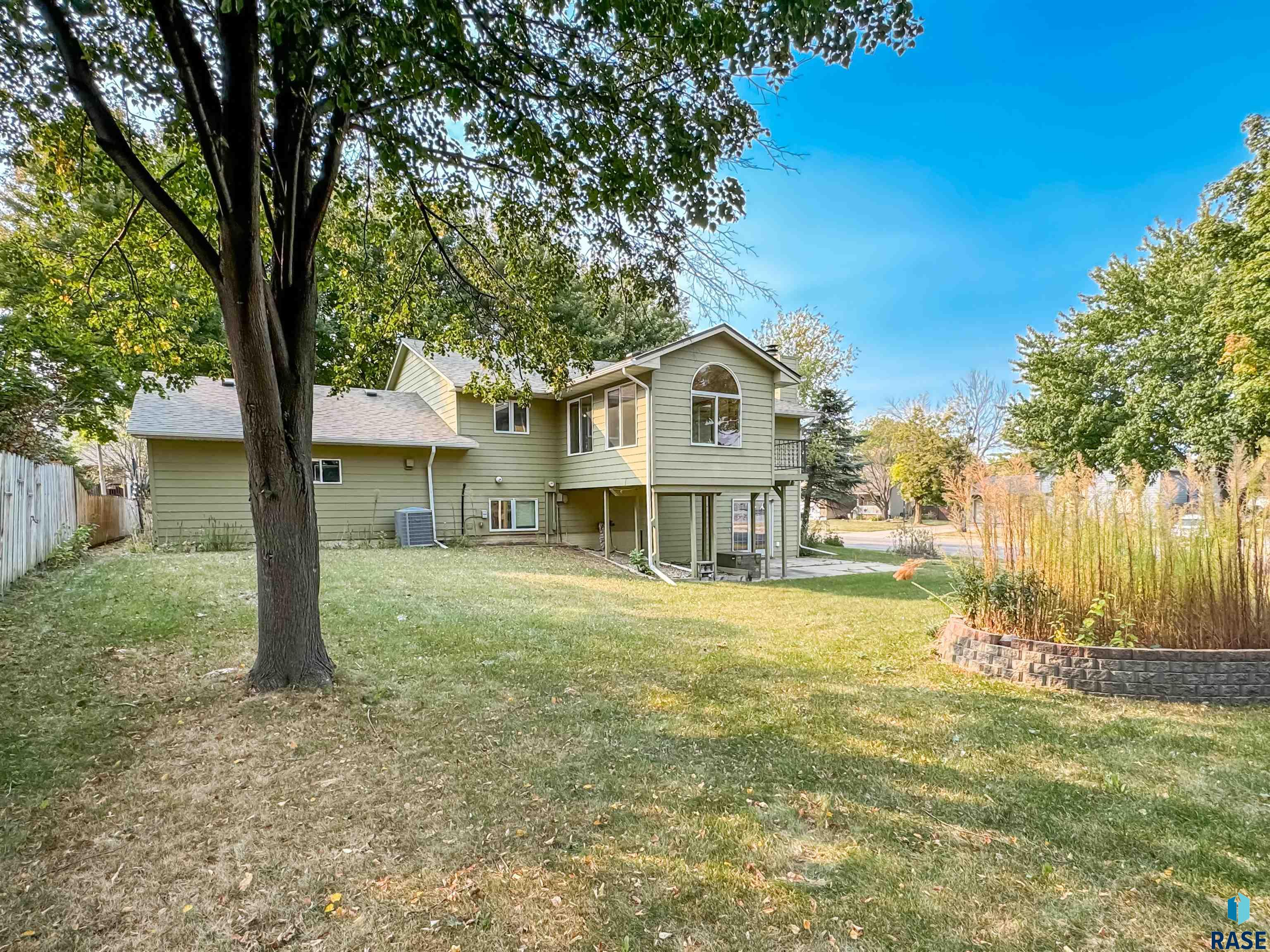 1200 S Sunny View Dr