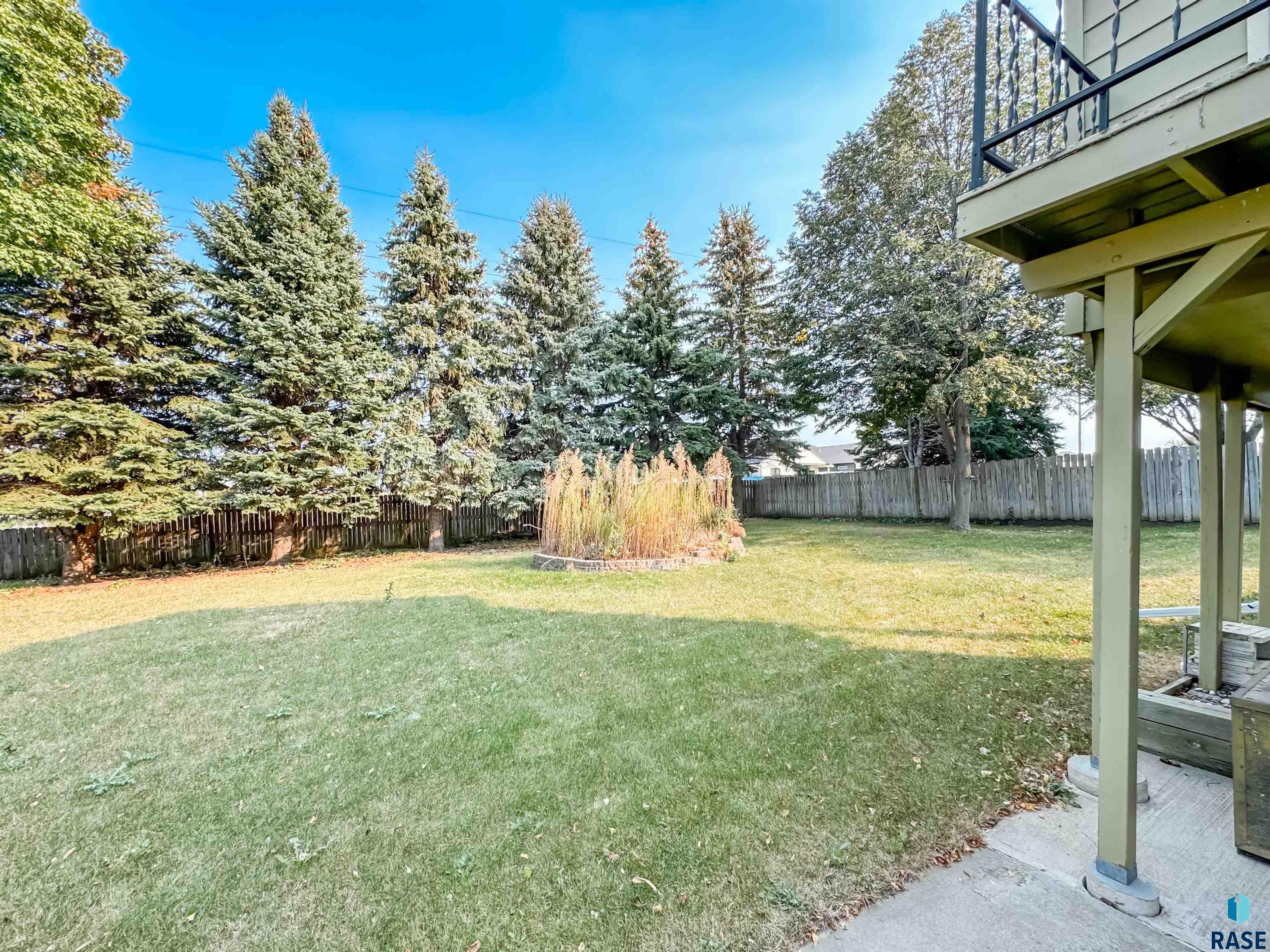 1200 S Sunny View Dr