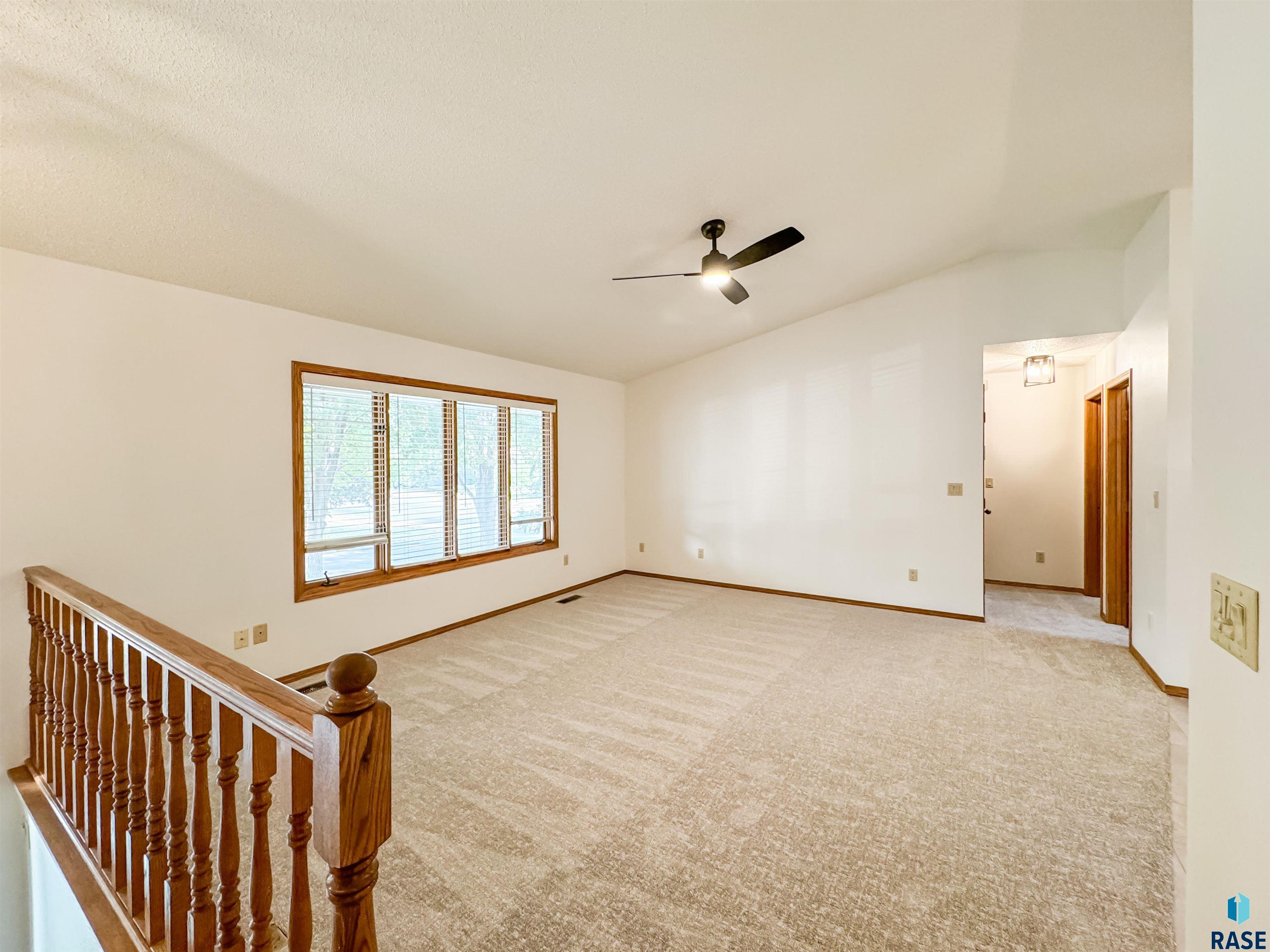 1200 S Sunny View Dr