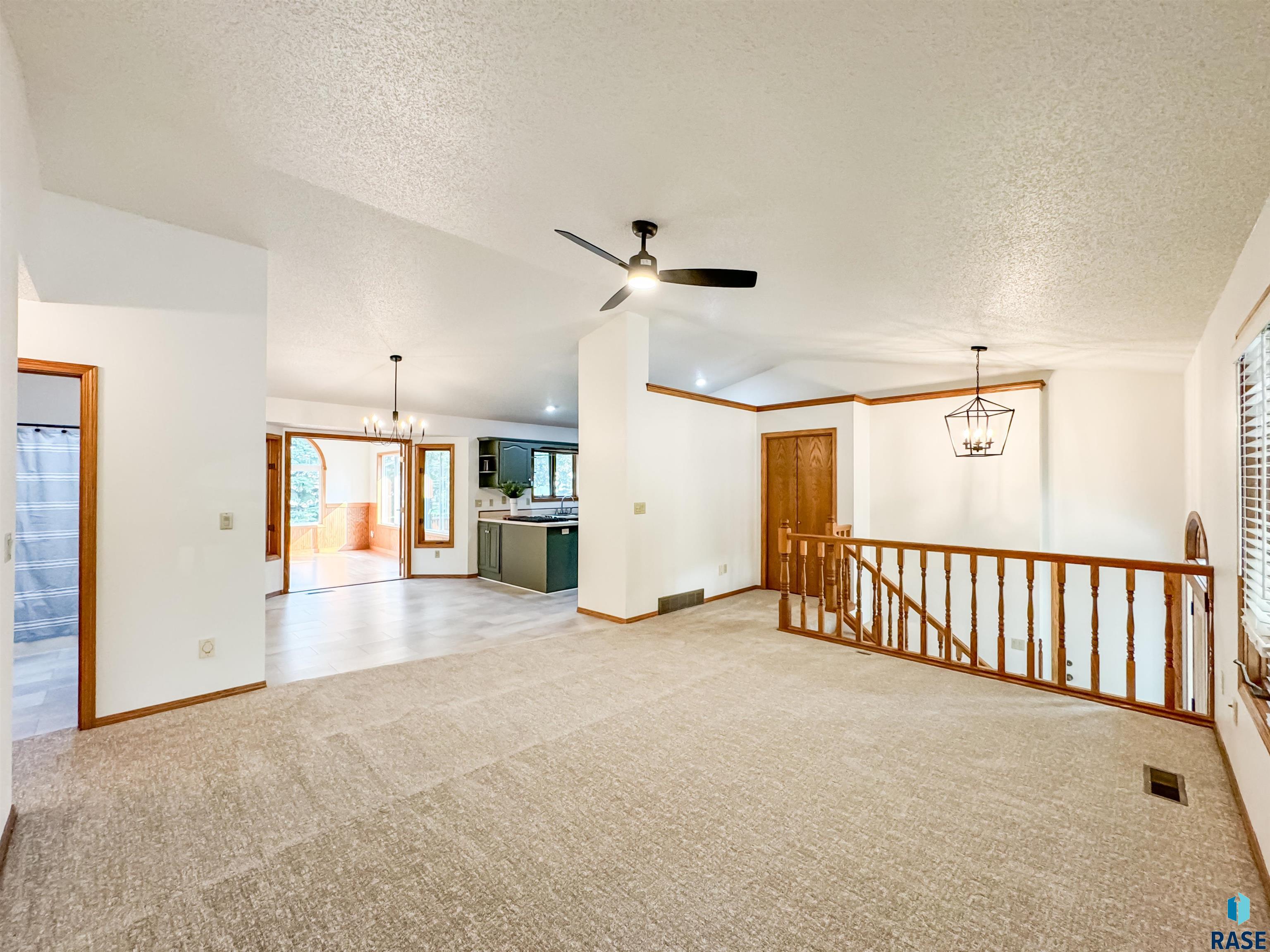 1200 S Sunny View Dr
