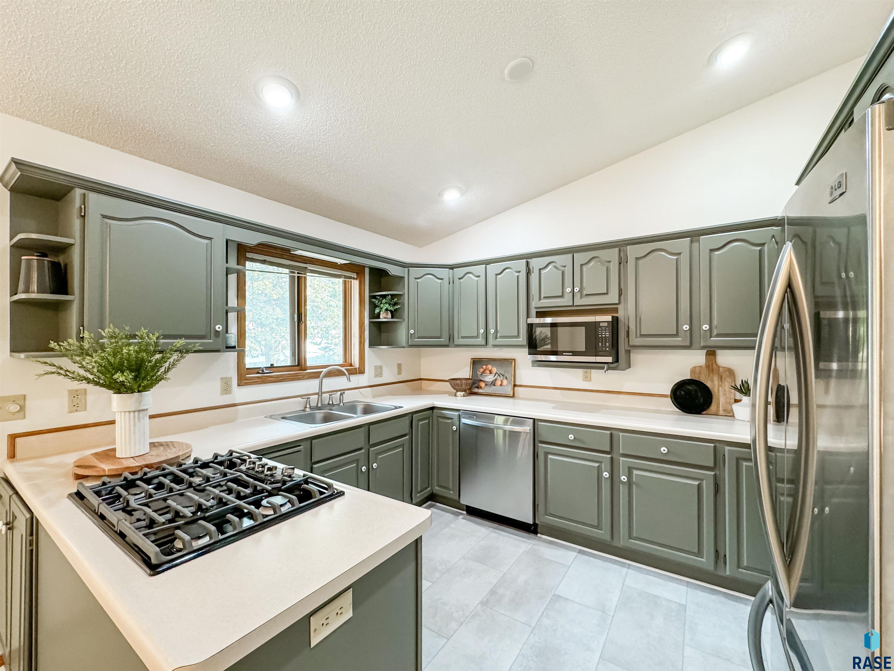 1200 S Sunny View Dr