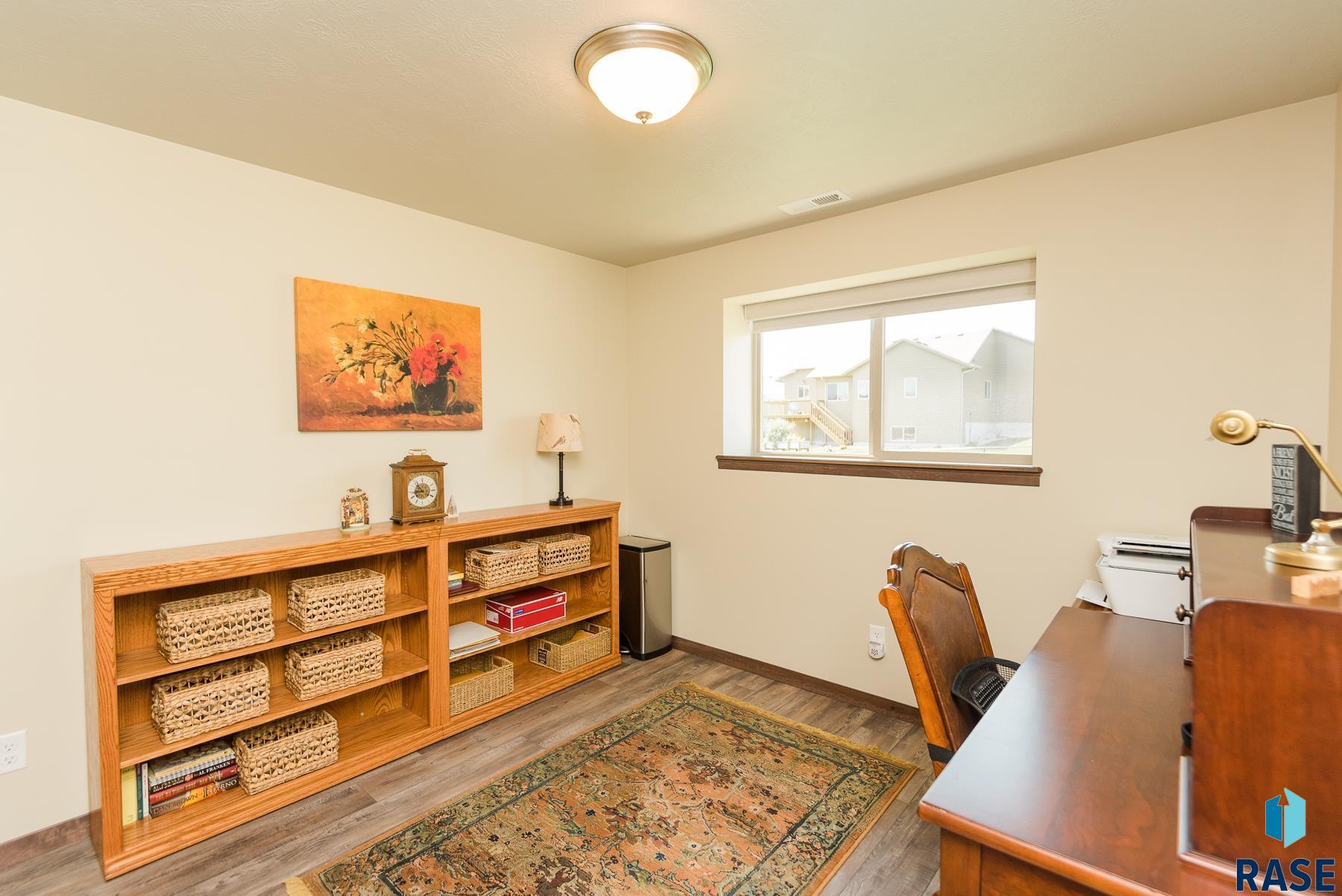 1102 N Brennan Ct