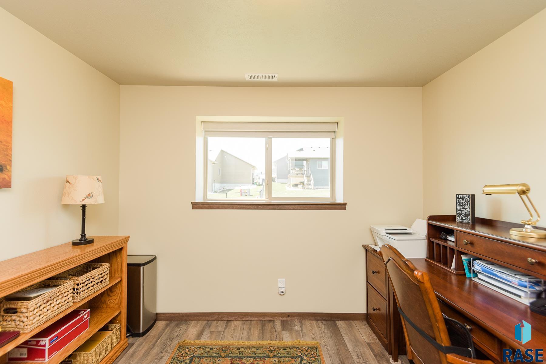 1102 N Brennan Ct