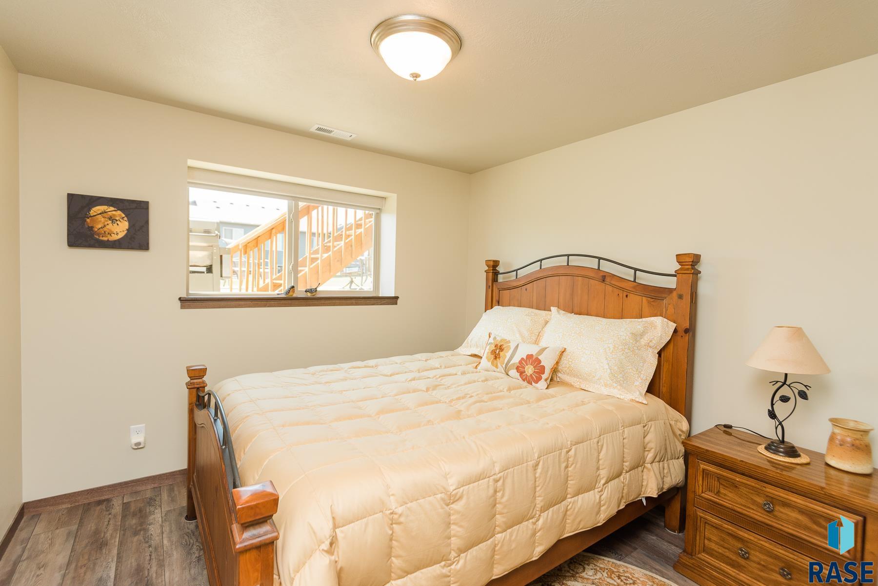 1102 N Brennan Ct
