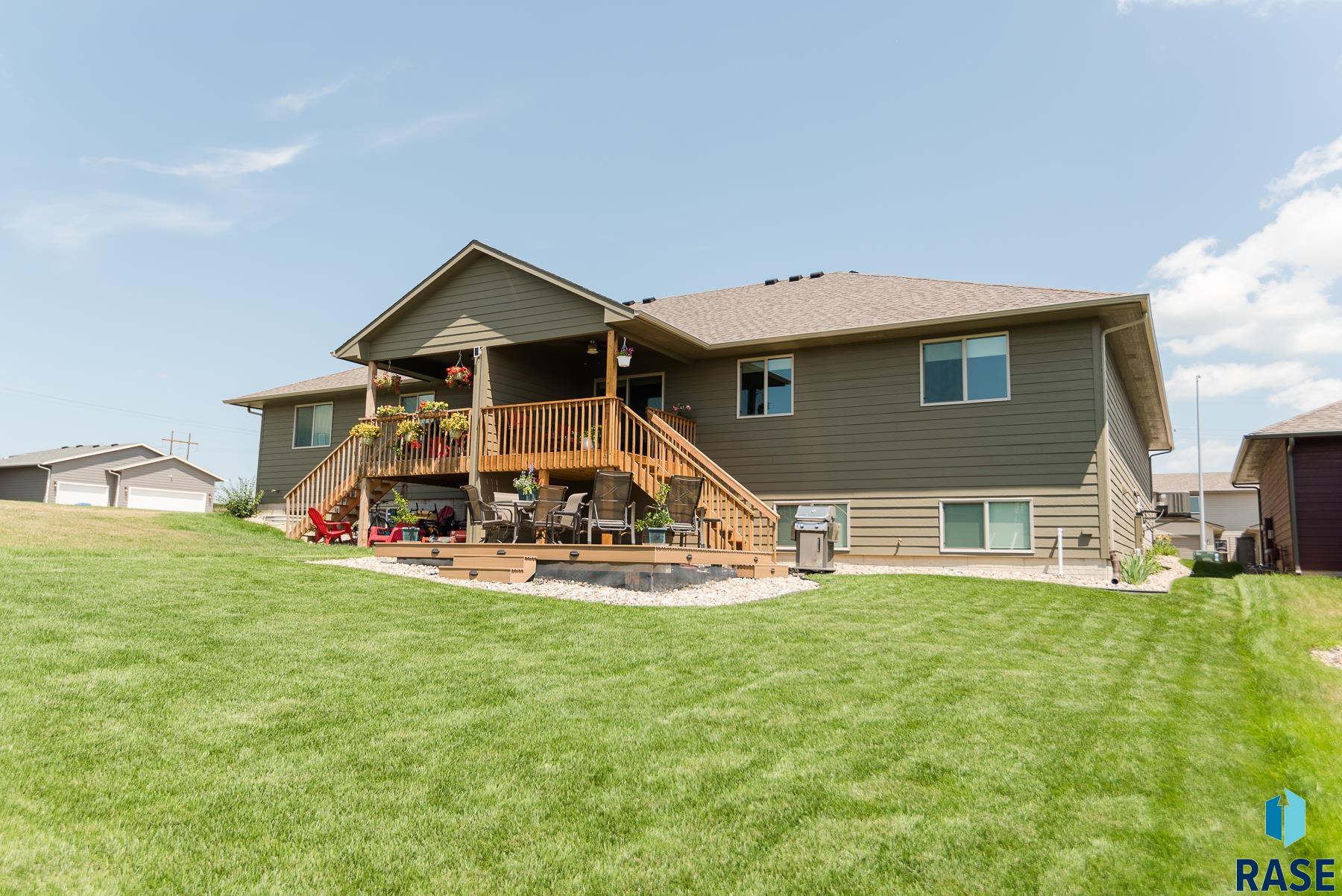 1102 N Brennan Ct