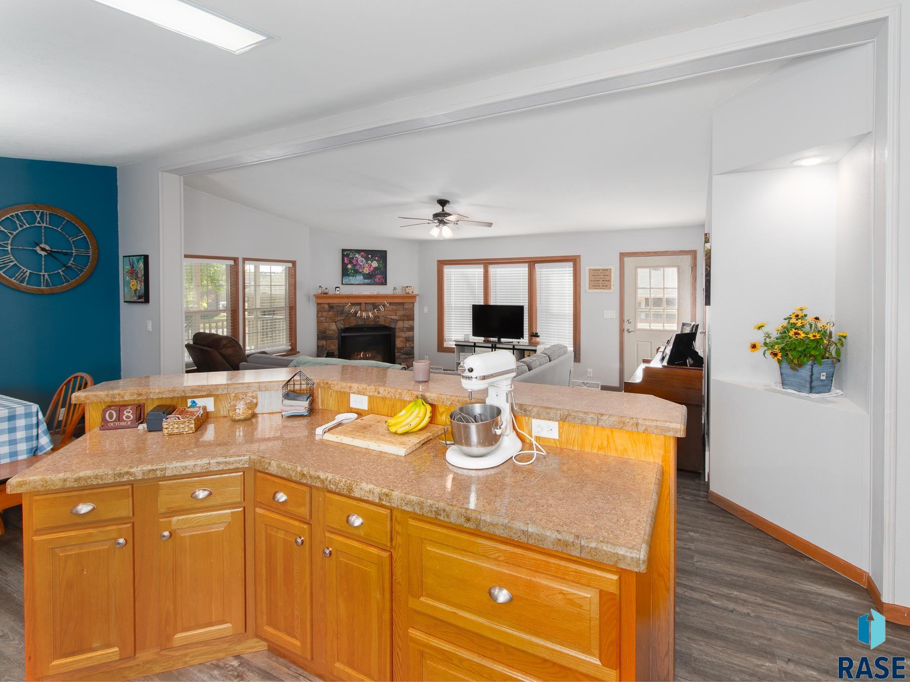 104 2nd St E