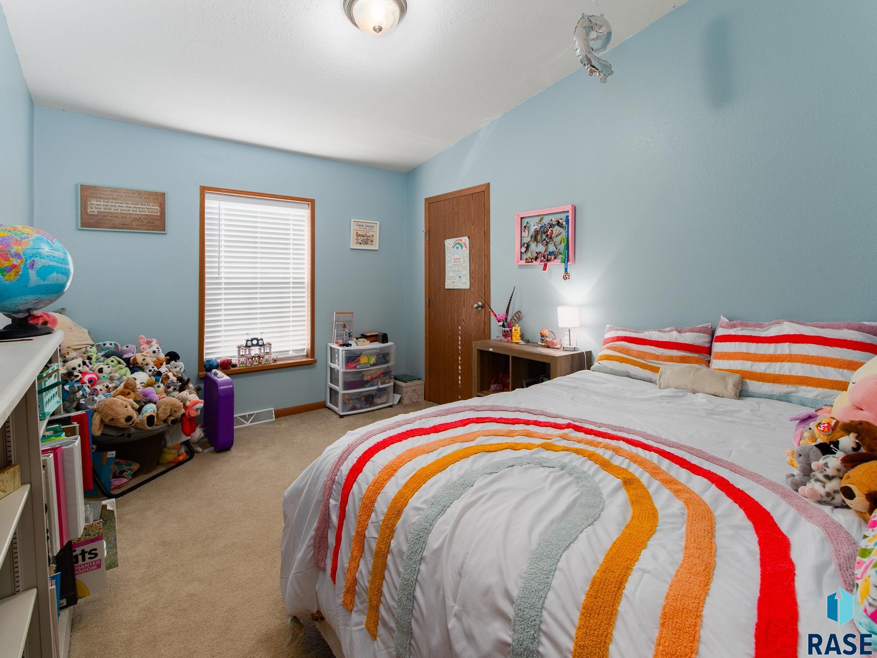 104 2nd St E