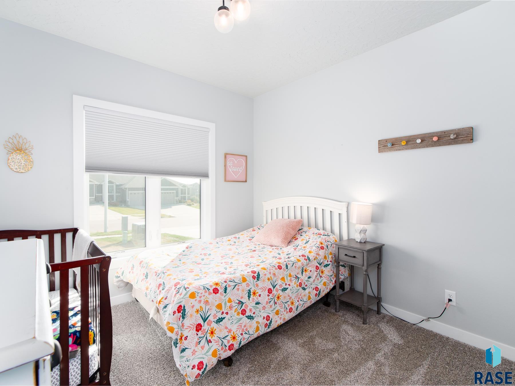 4341 N Knob Hill Ct