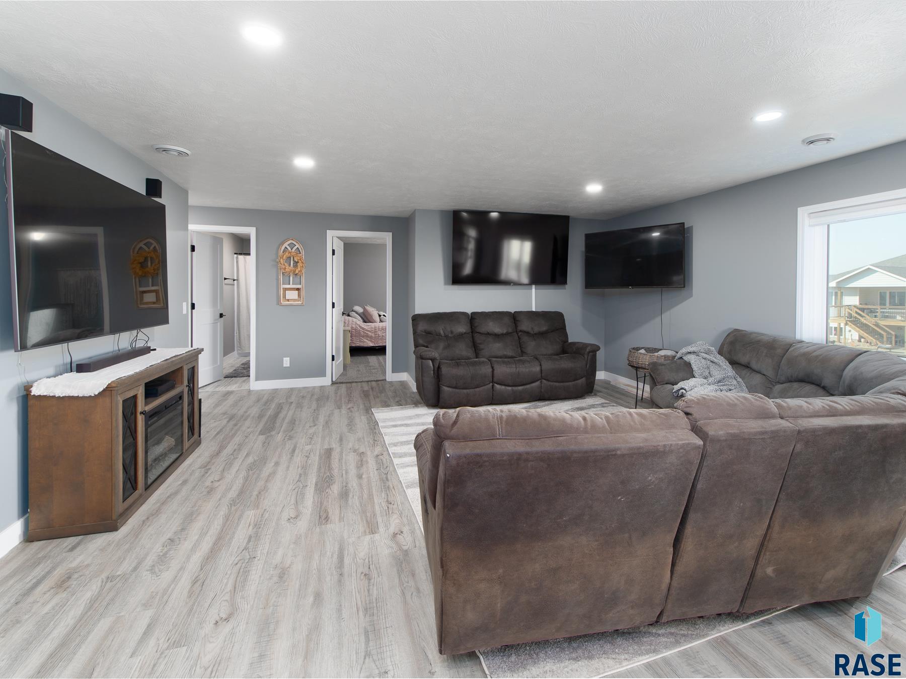 4341 N Knob Hill Ct