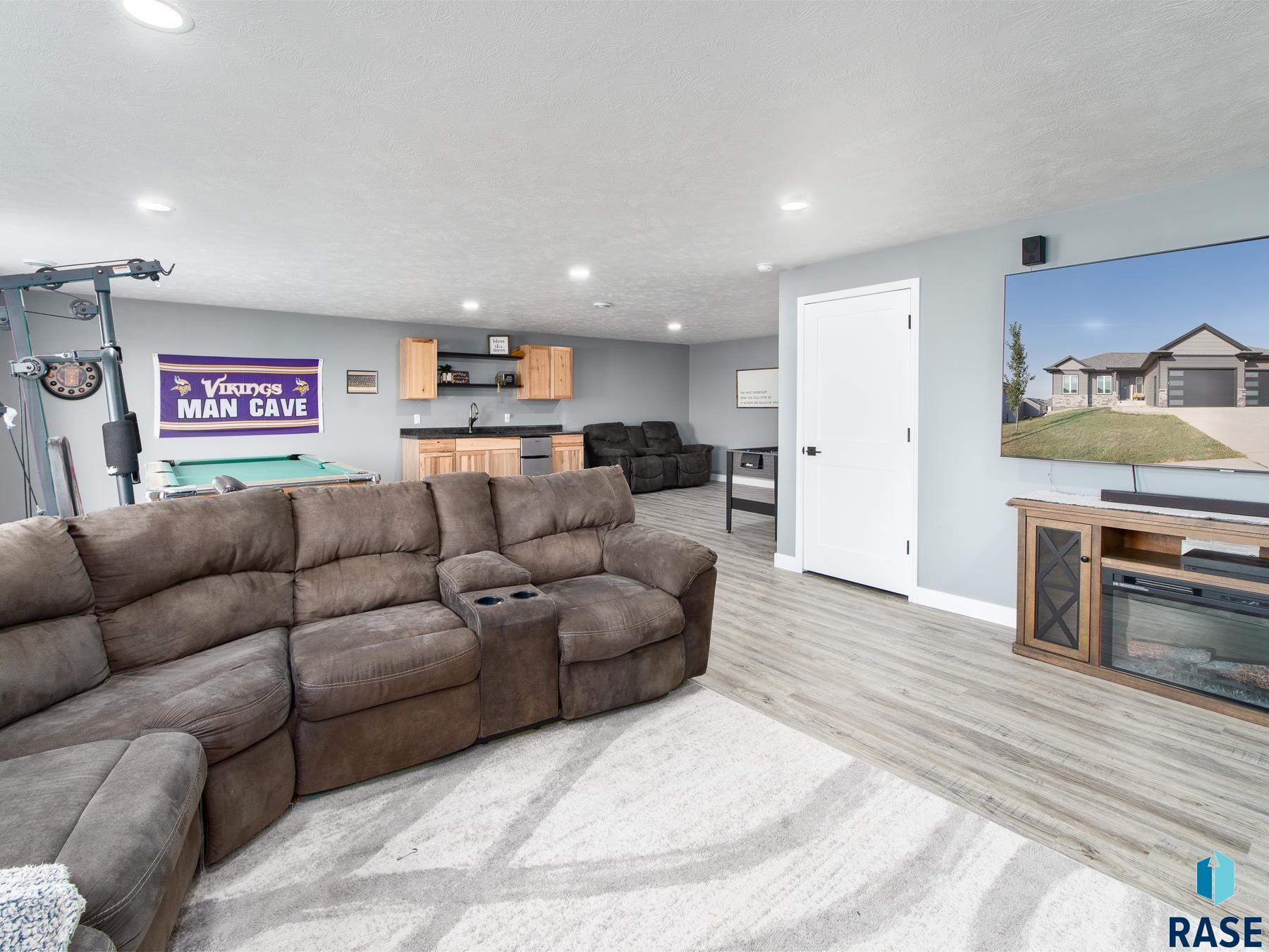 4341 N Knob Hill Ct