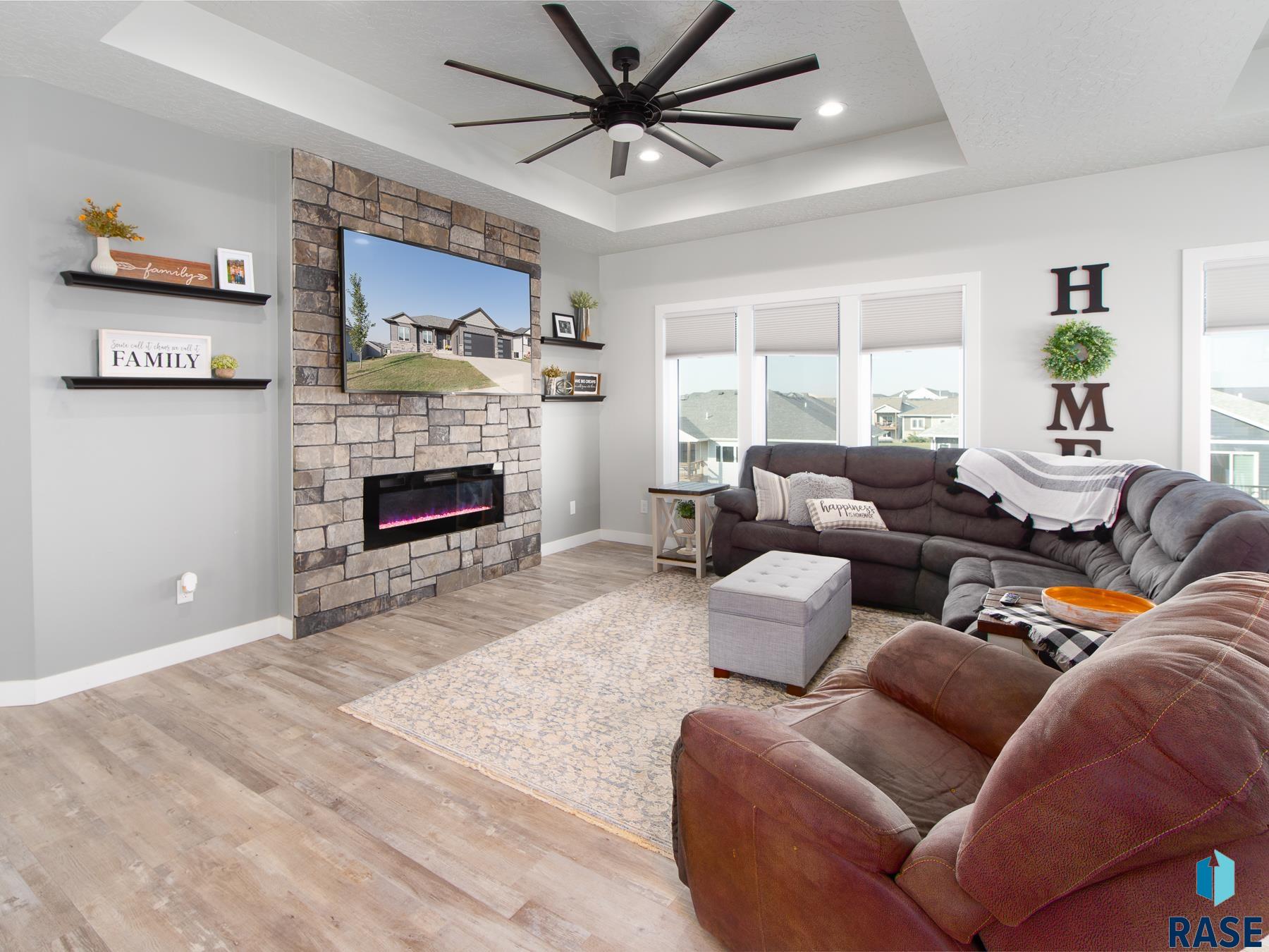 4341 N Knob Hill Ct
