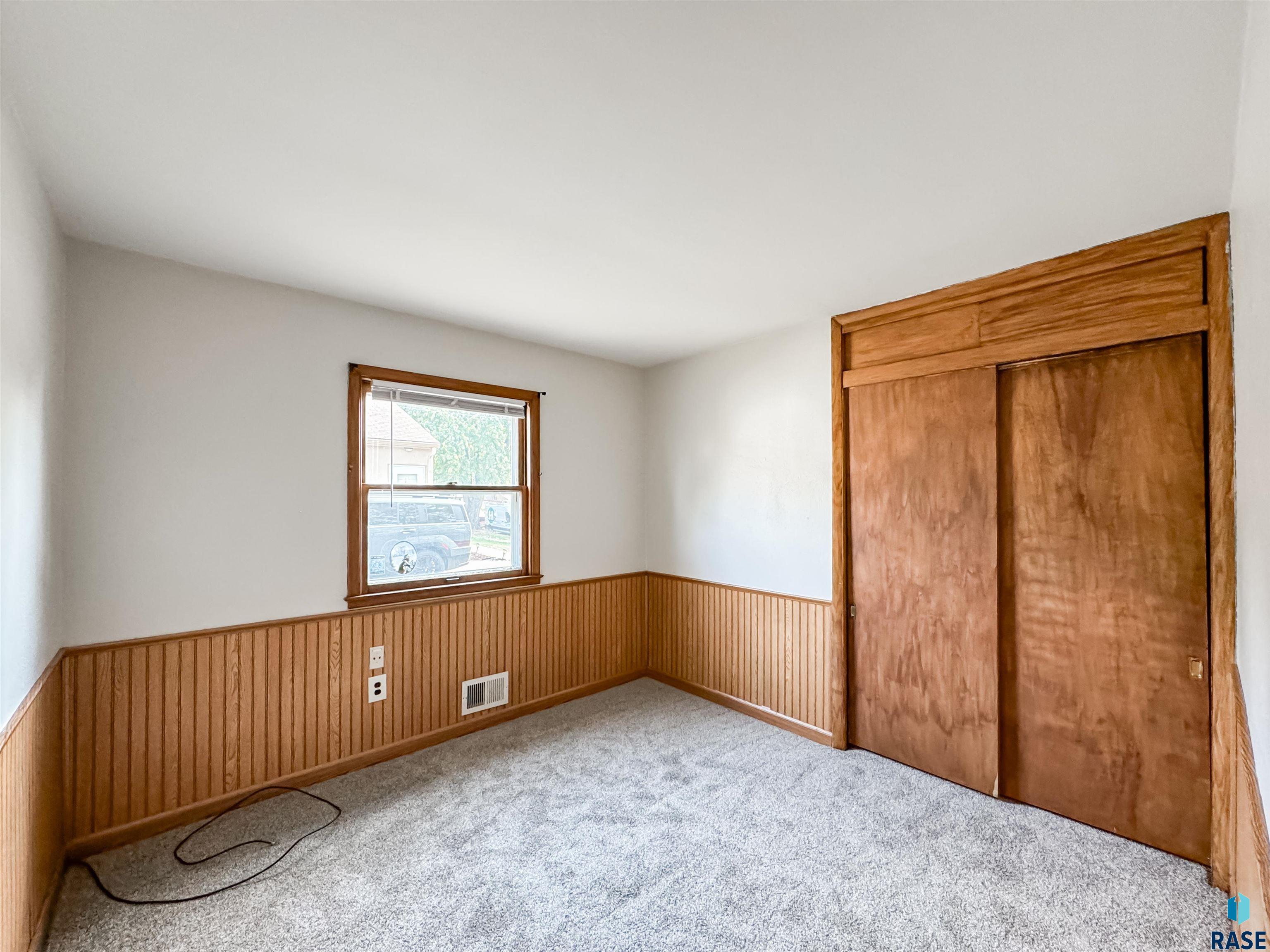 3020 E Claudette Dr