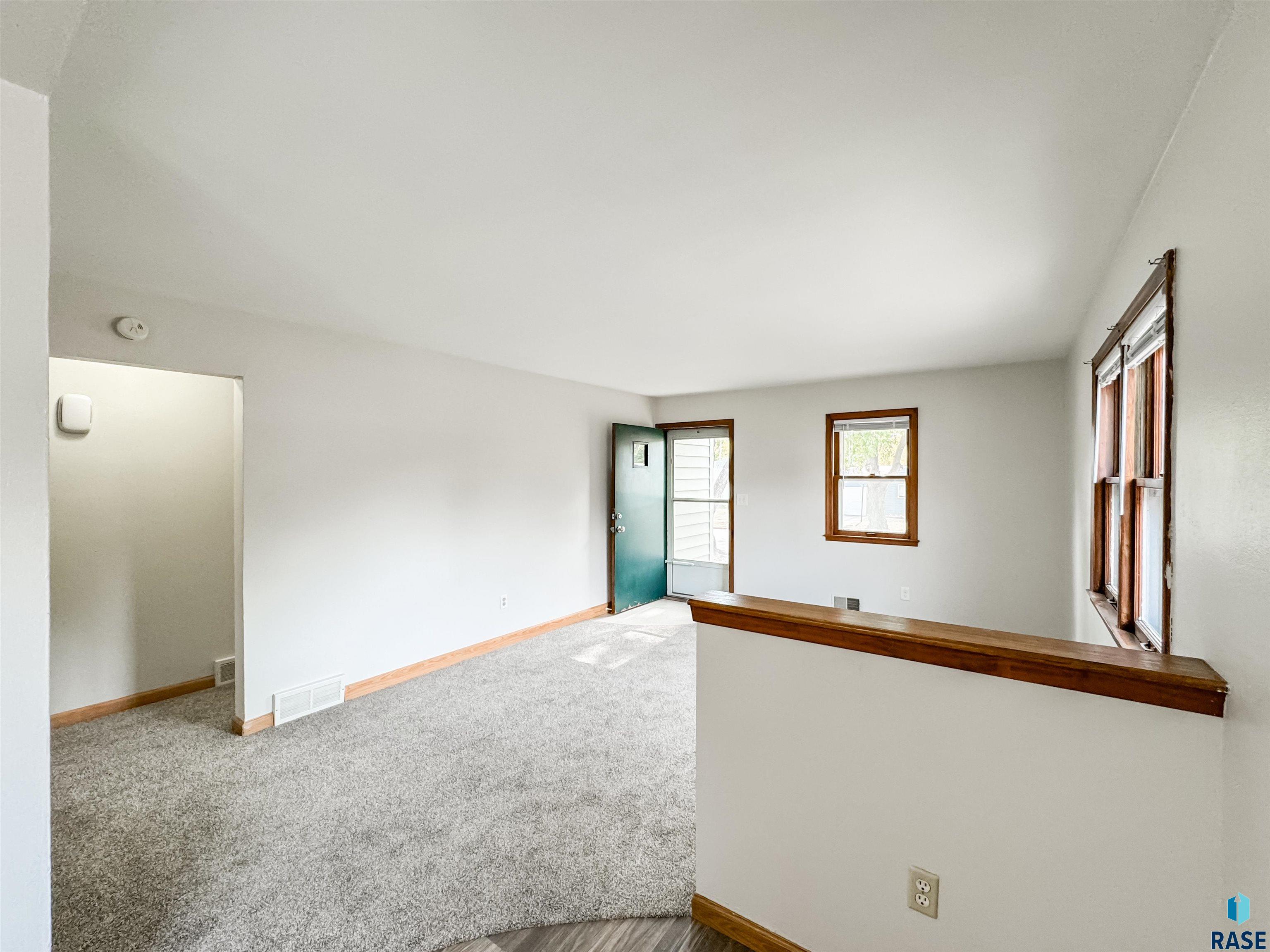 3020 E Claudette Dr
