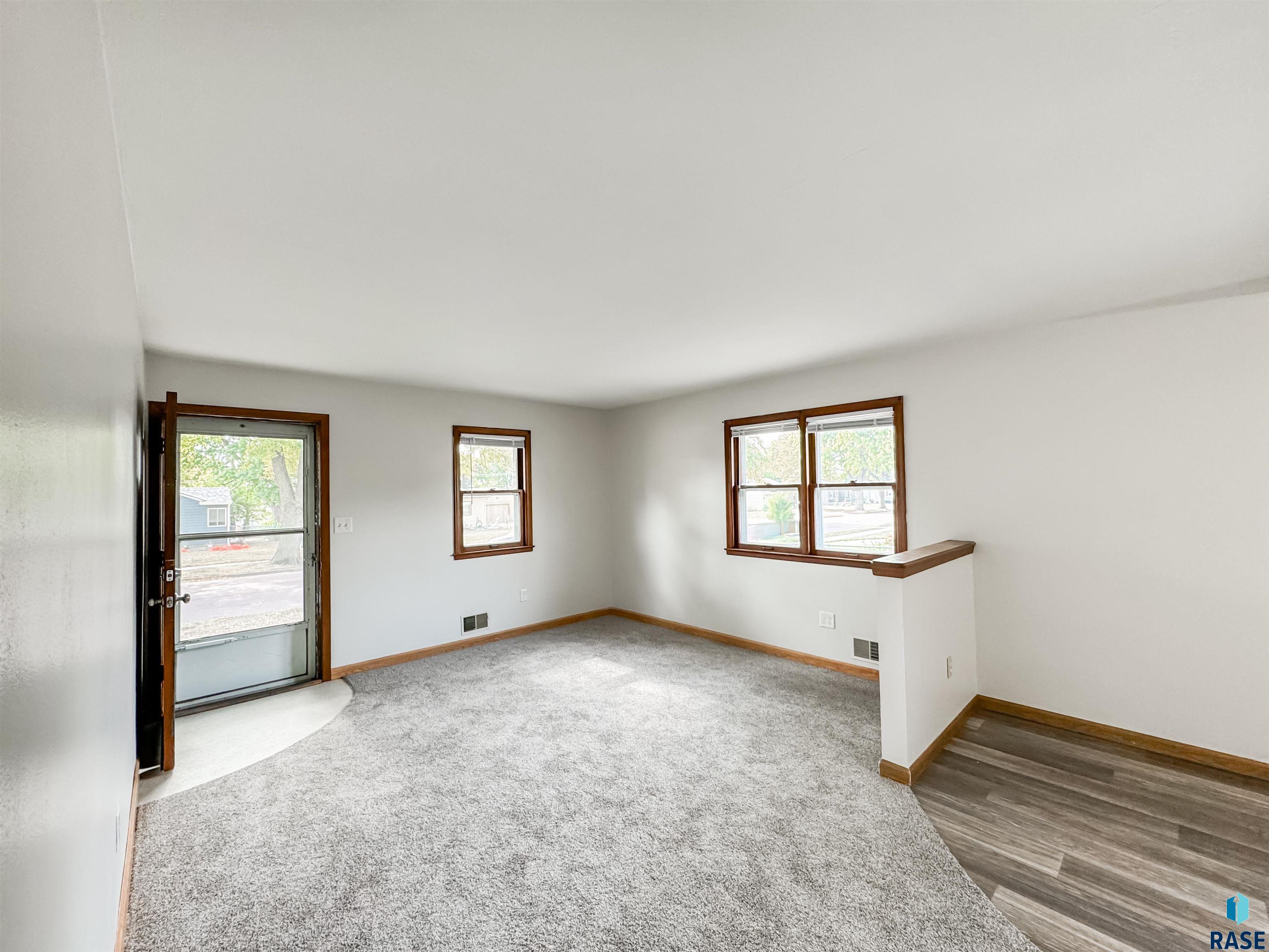 3020 E Claudette Dr