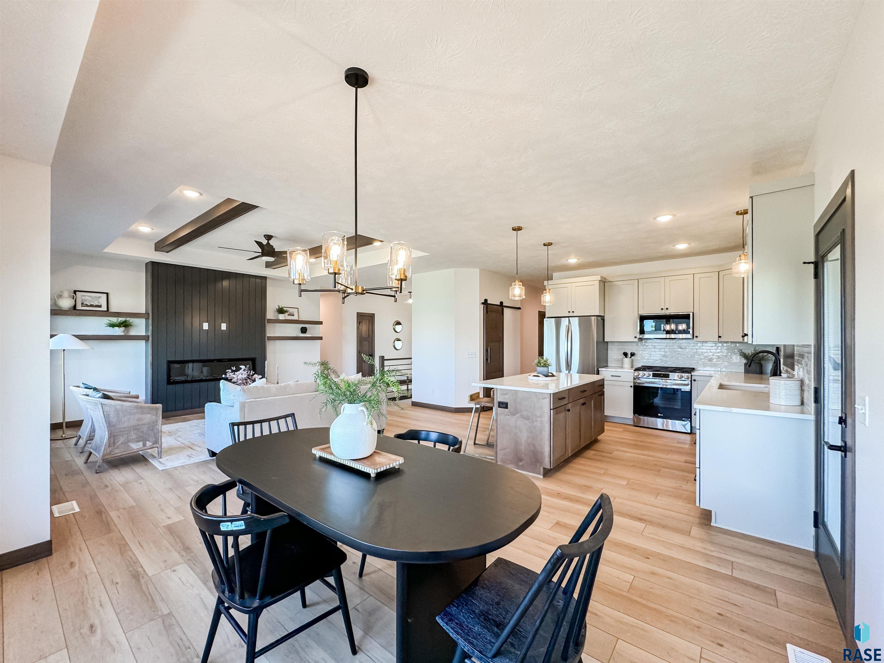 8316 E Sheridan Cir