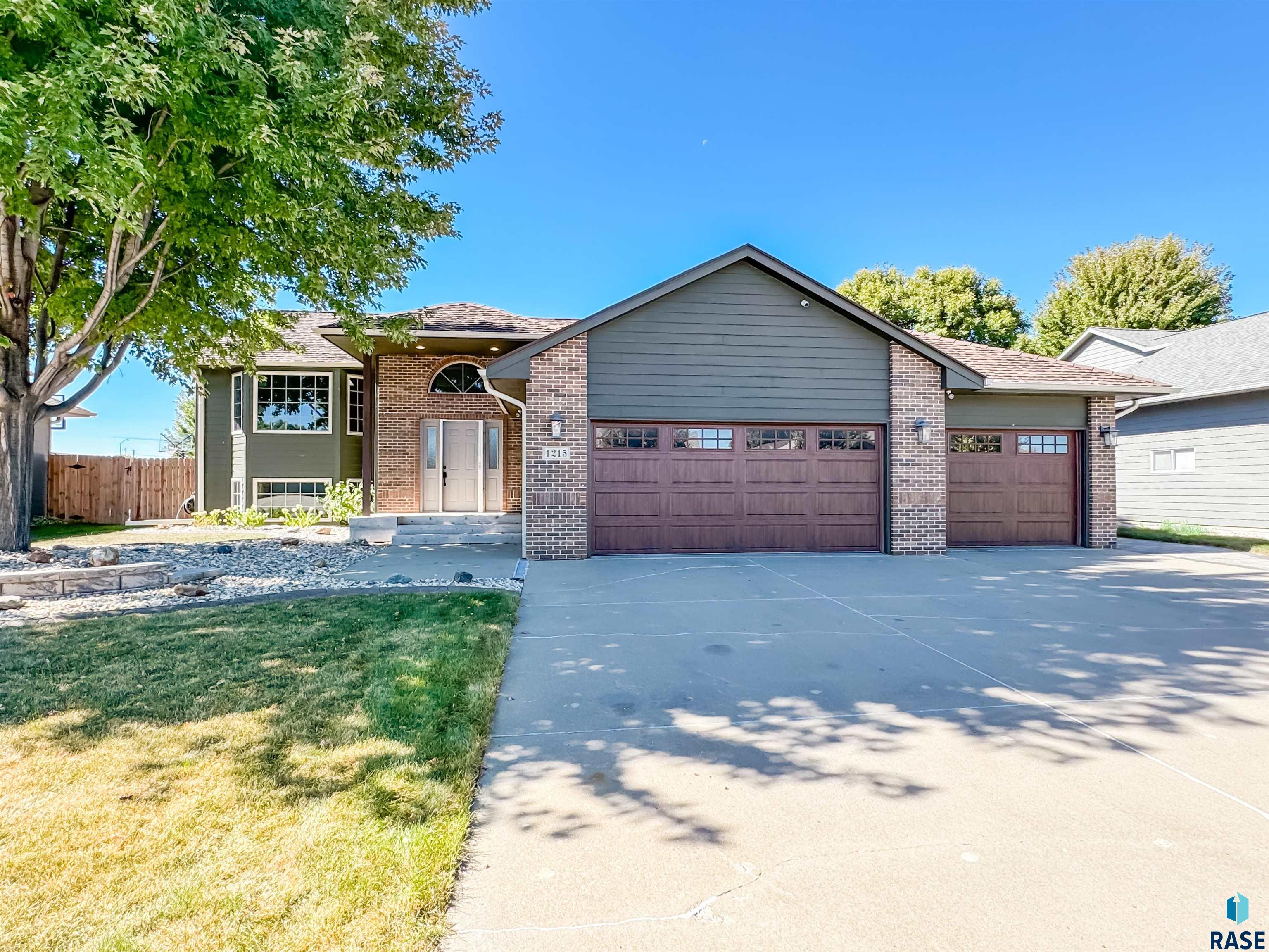 1215 S Dundee Dr