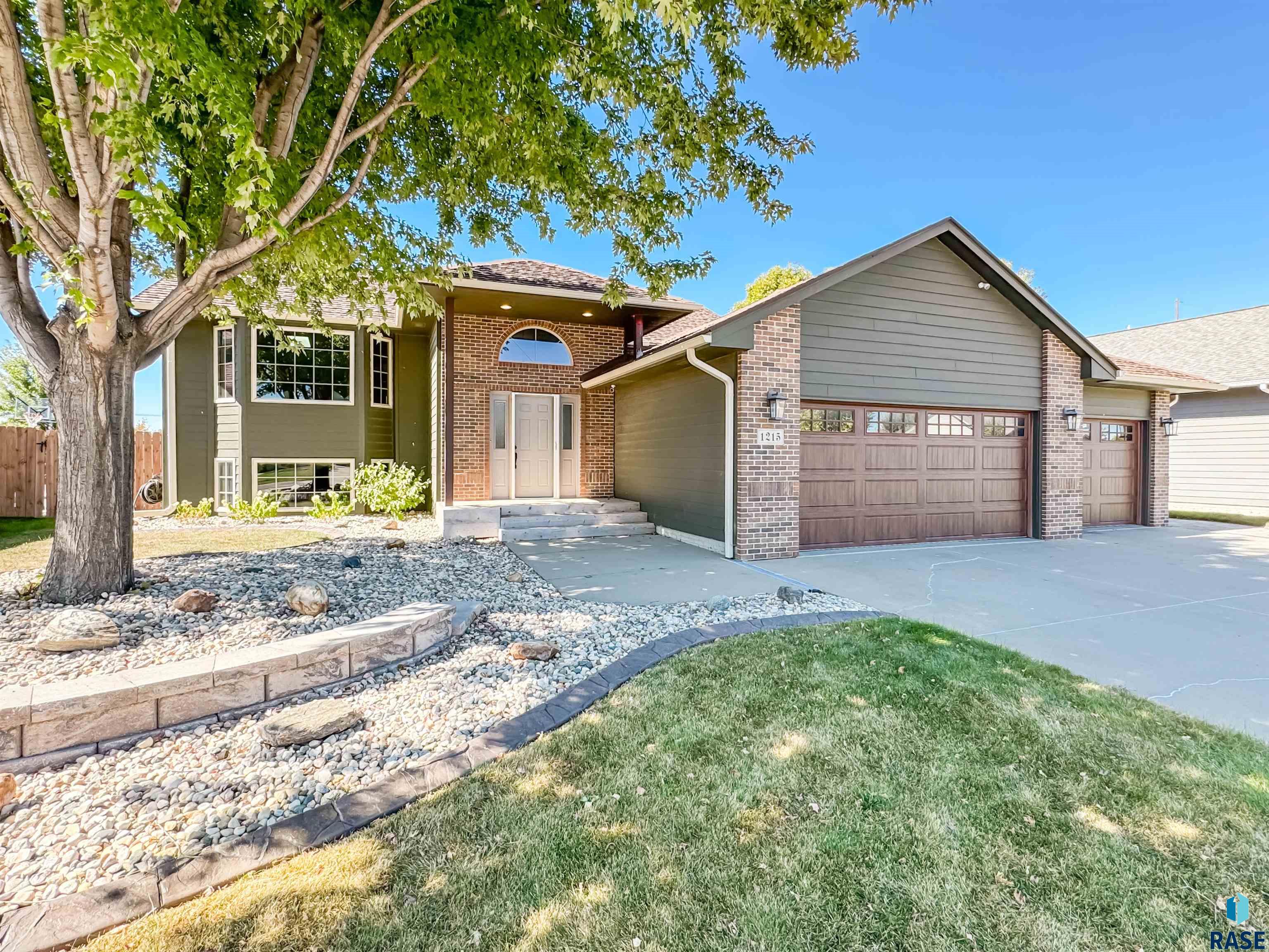 1215 S Dundee Dr