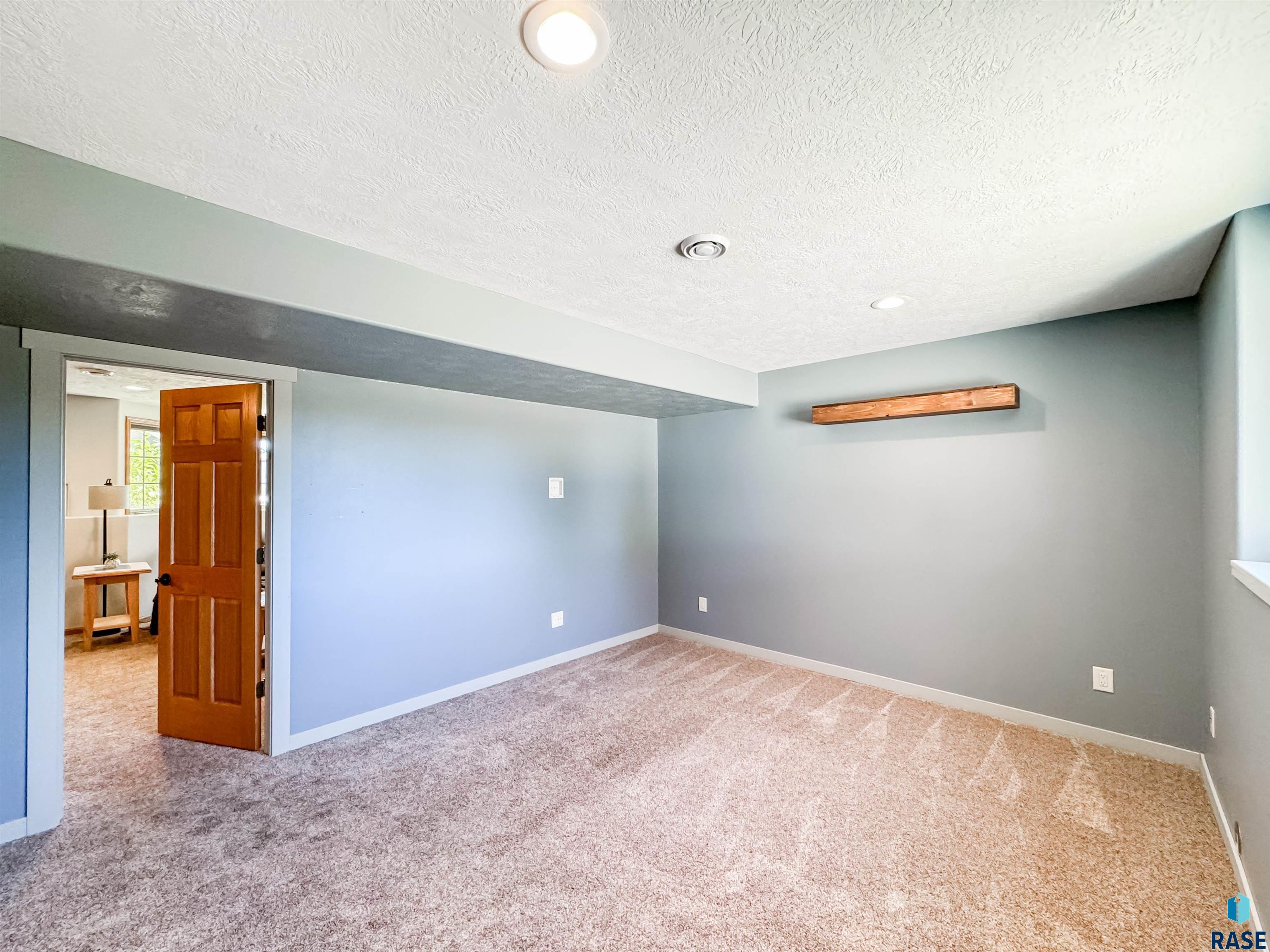 1215 S Dundee Dr