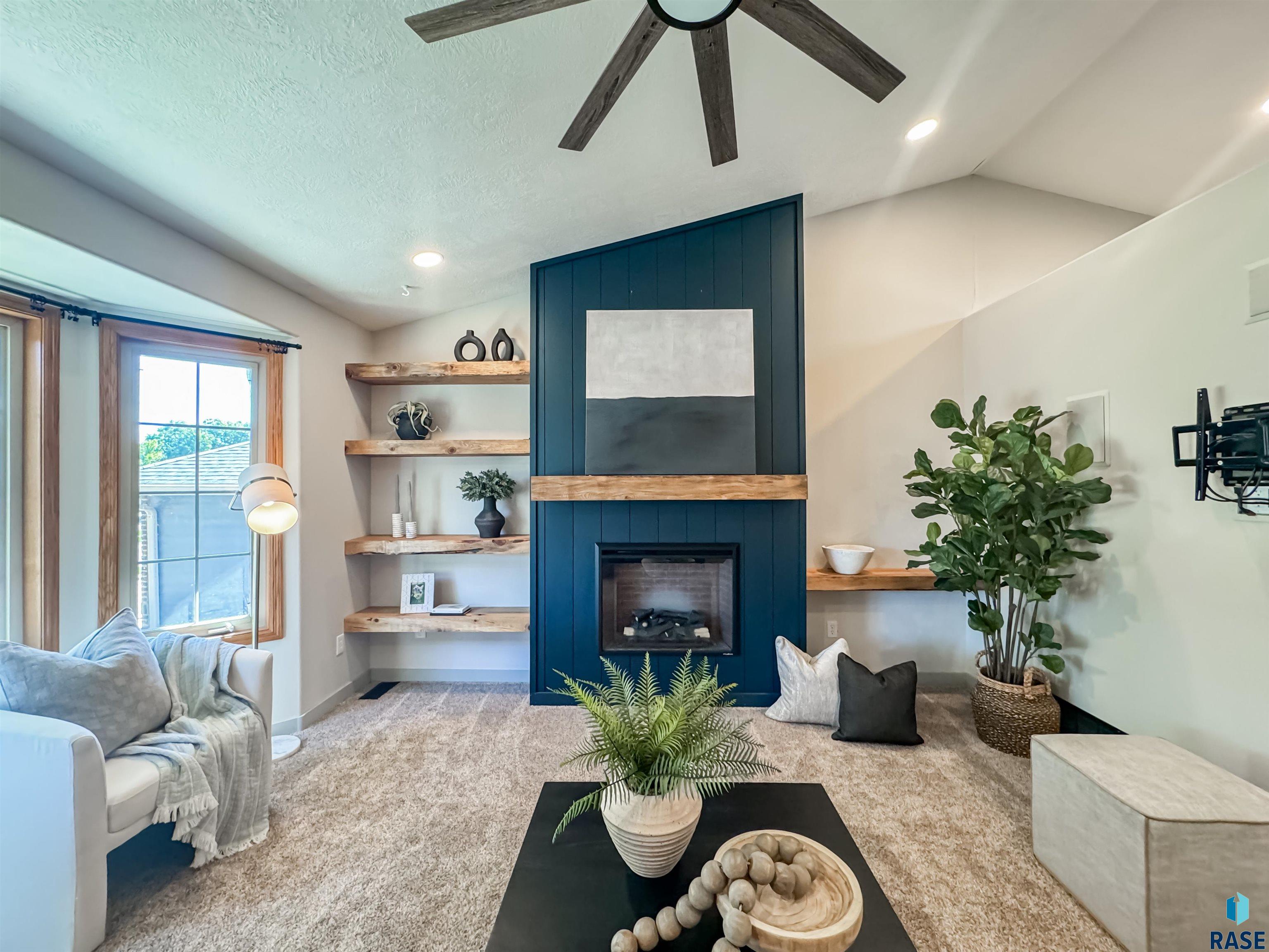 1215 S Dundee Dr