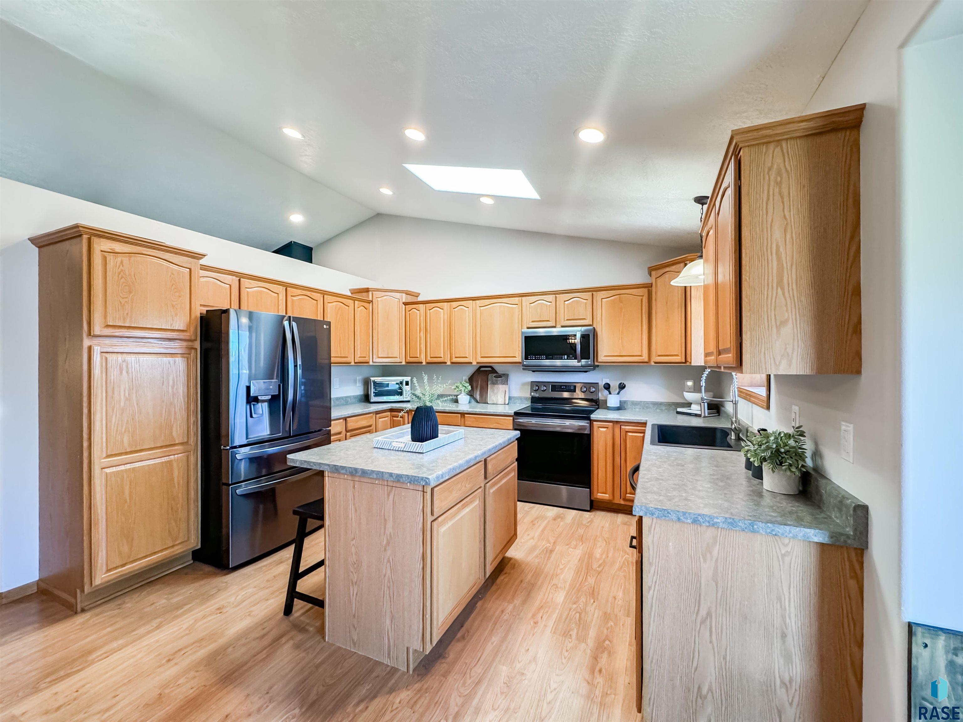 1215 S Dundee Dr