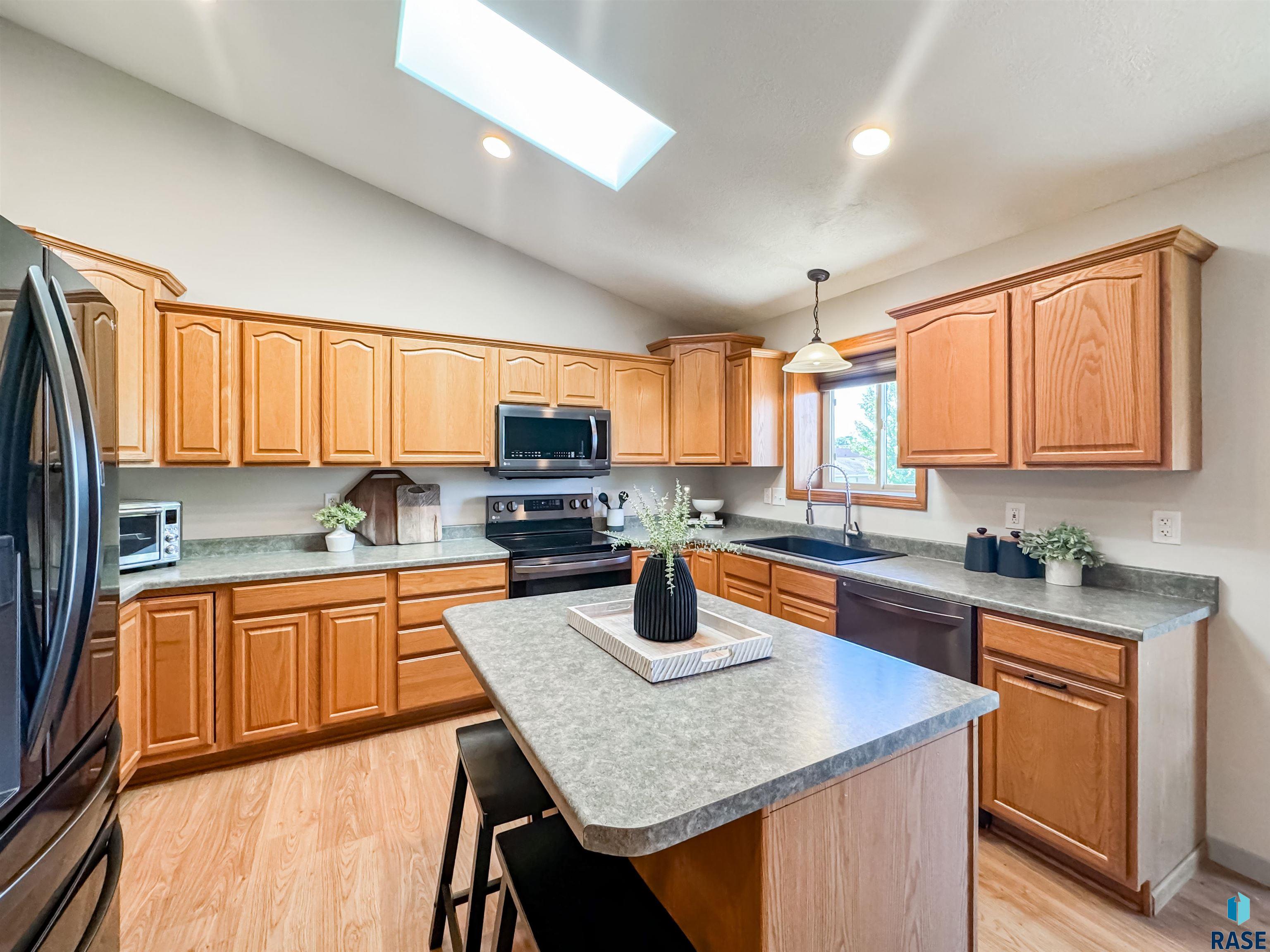 1215 S Dundee Dr