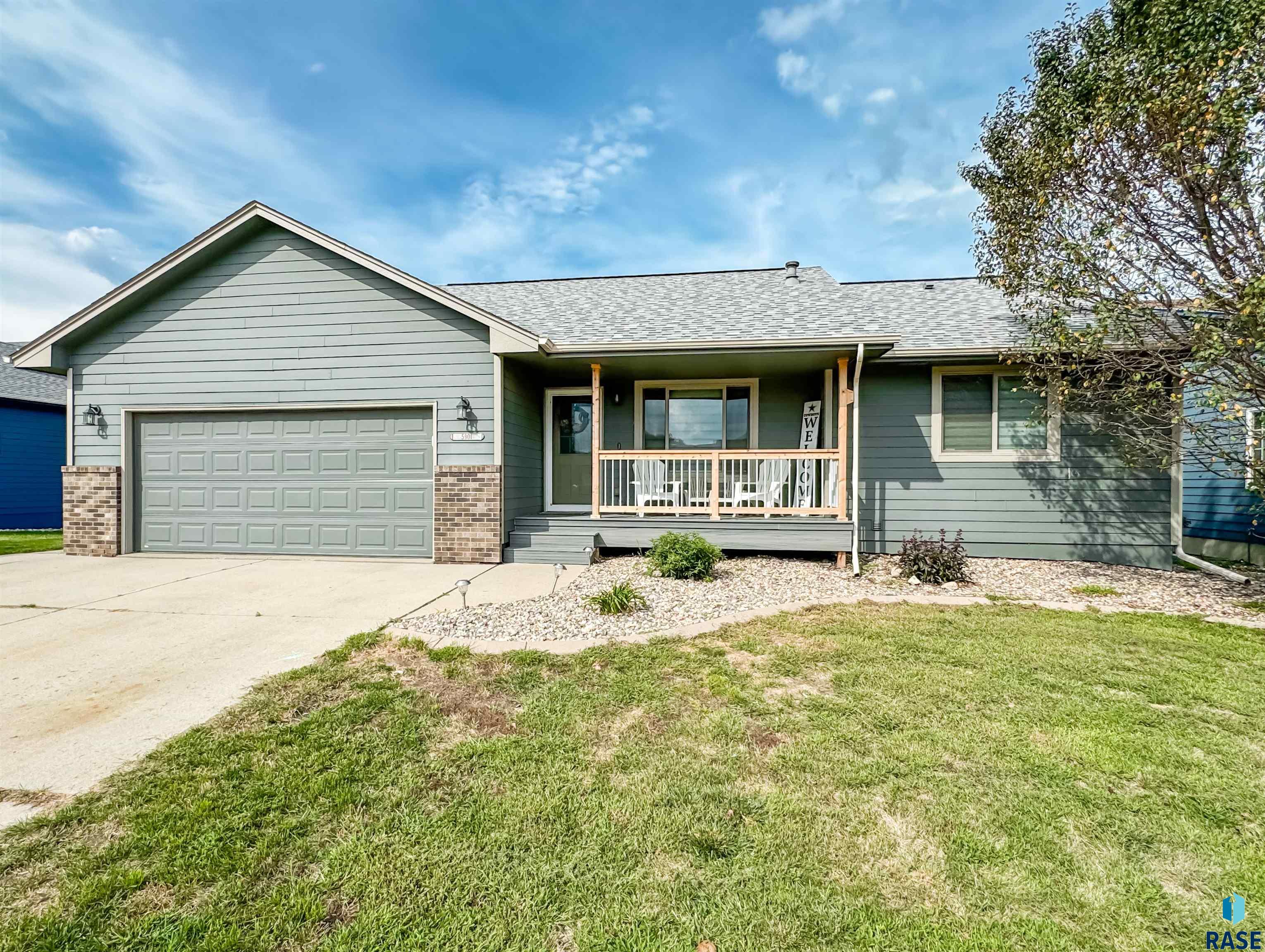 5901 N Gold Nugget Ave