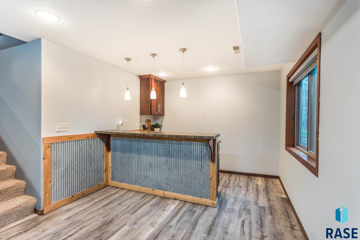 5901 N Gold Nugget Ave