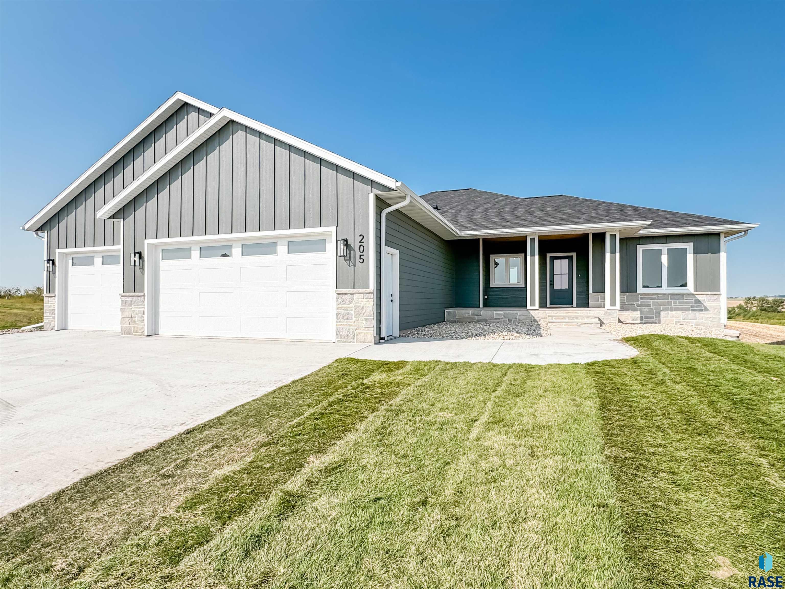 205 W Willow Trl