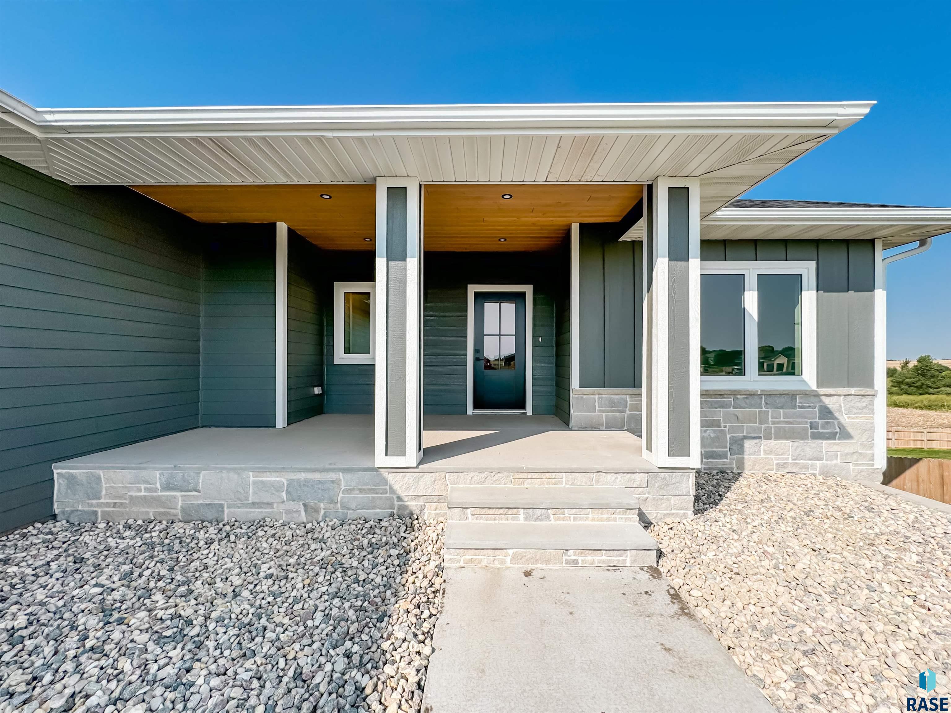 205 W Willow Trl