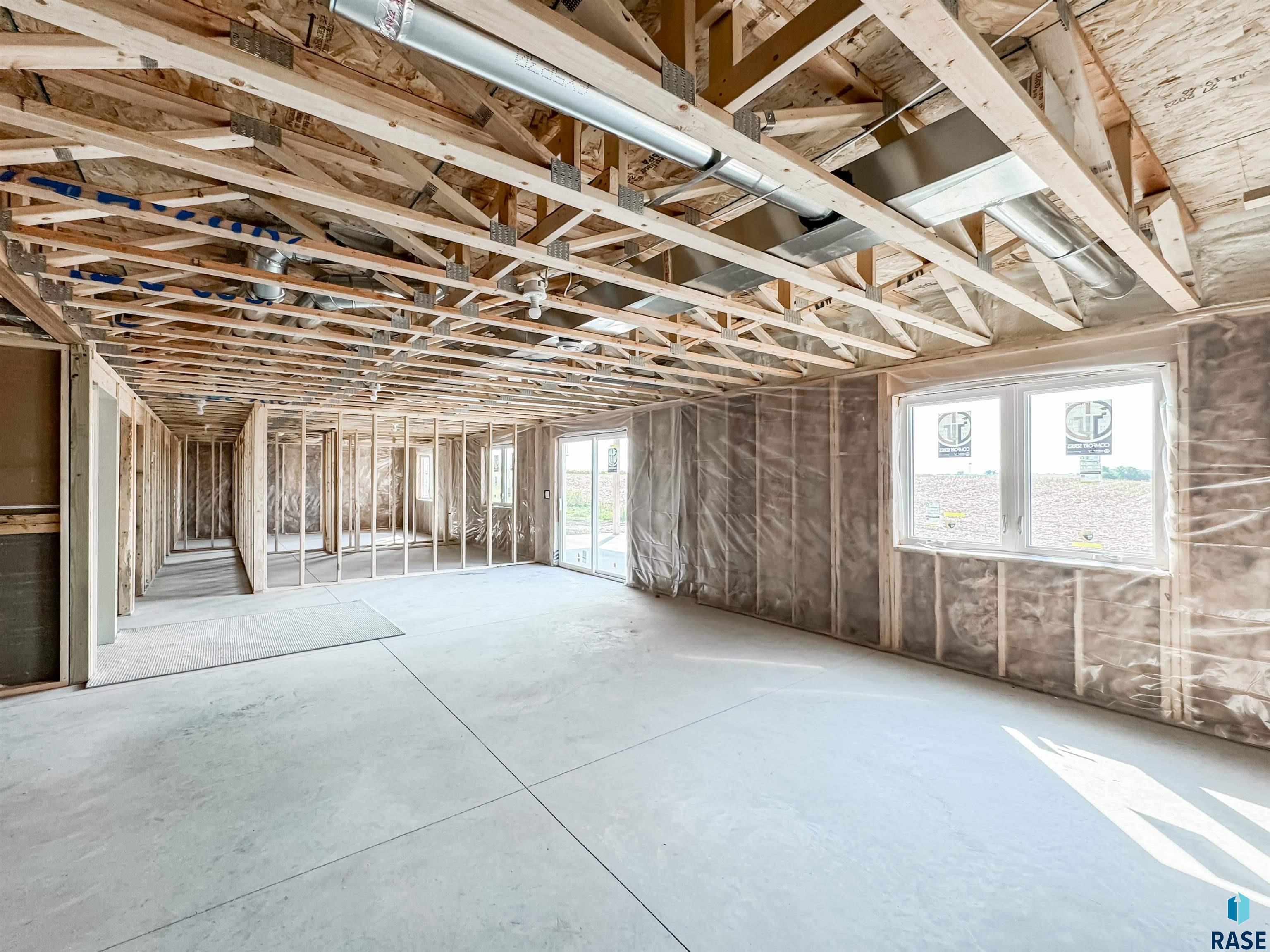 205 W Willow Trl
