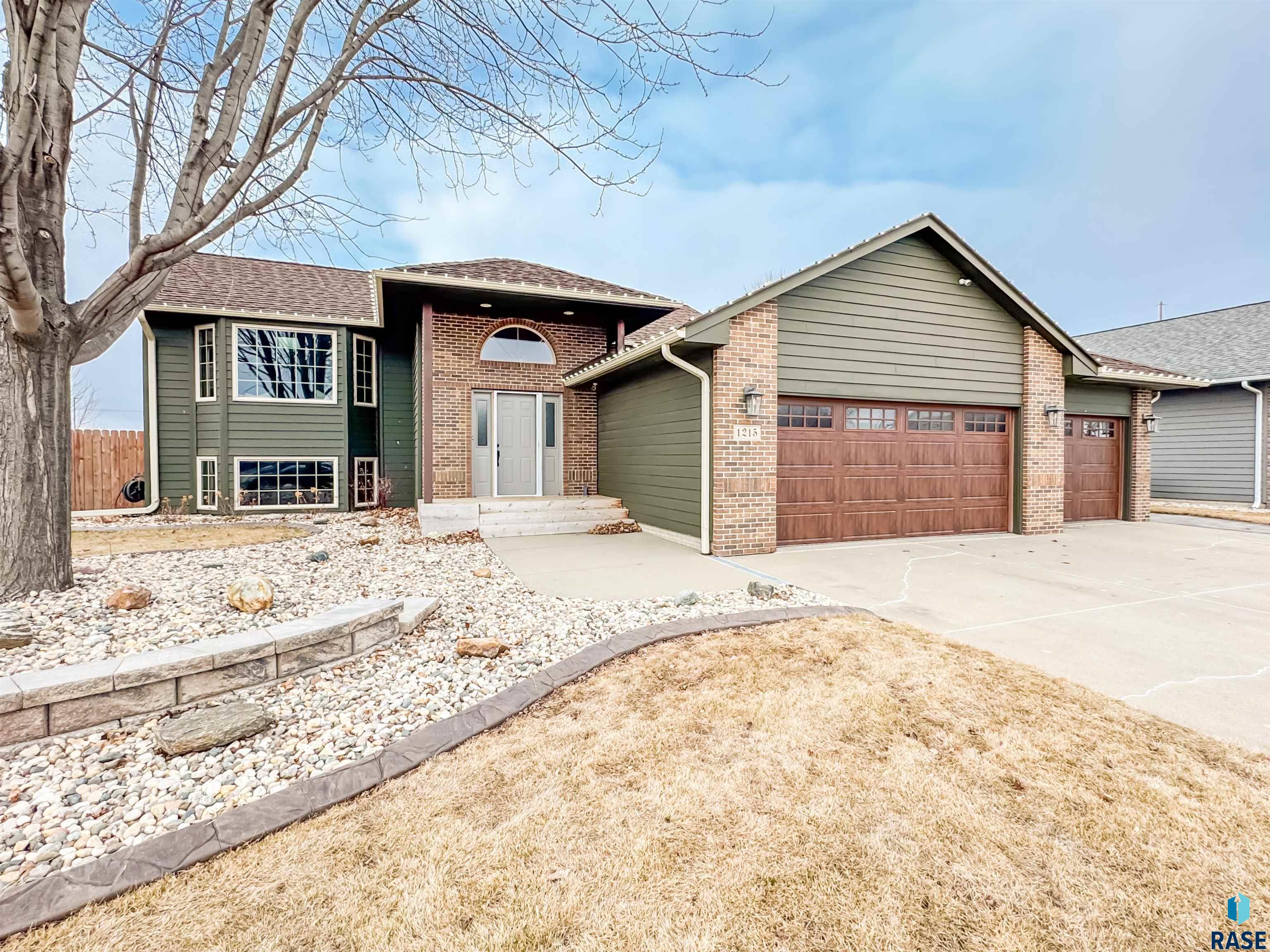 1215 S Dundee Dr