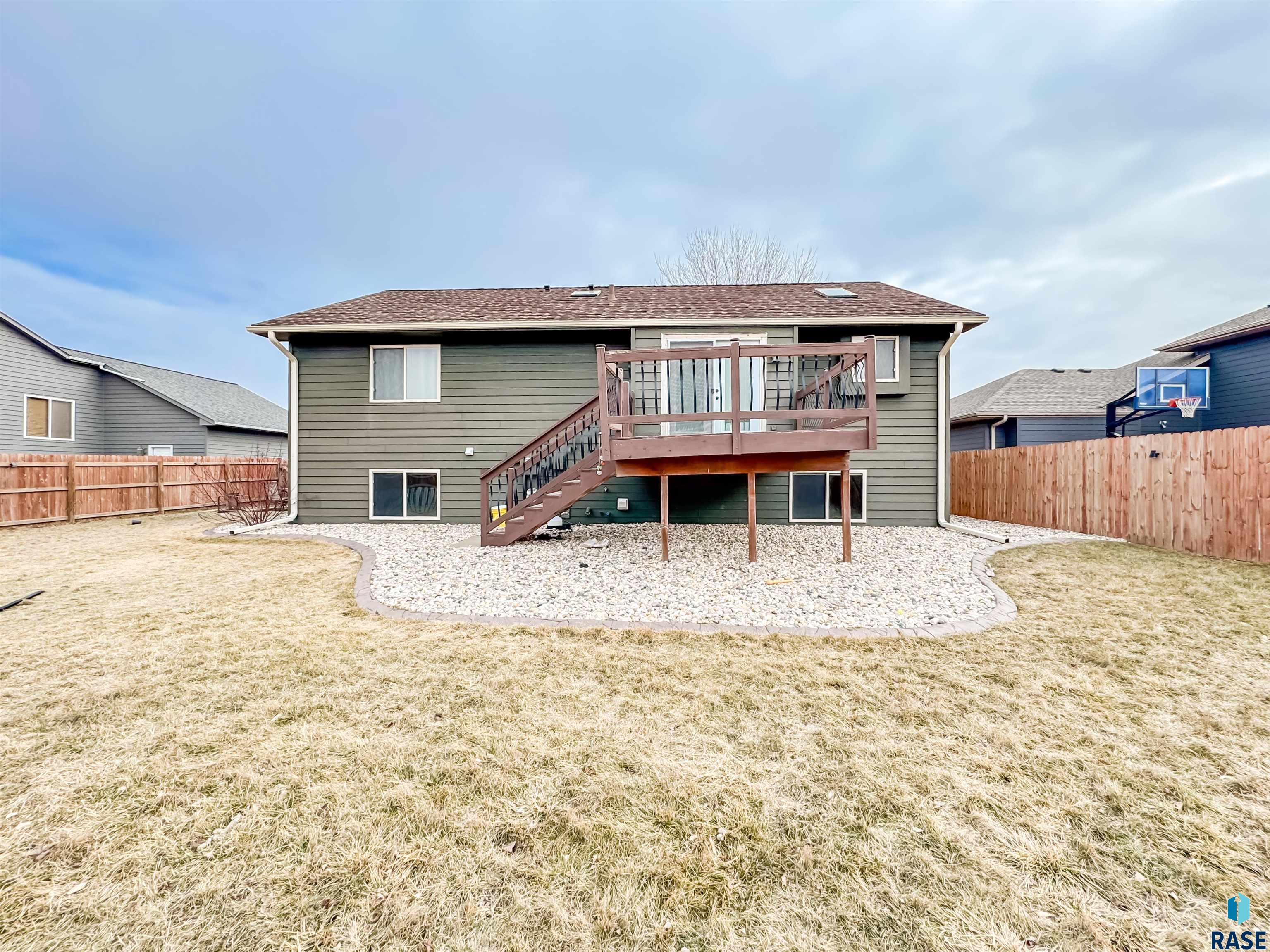 1215 S Dundee Dr