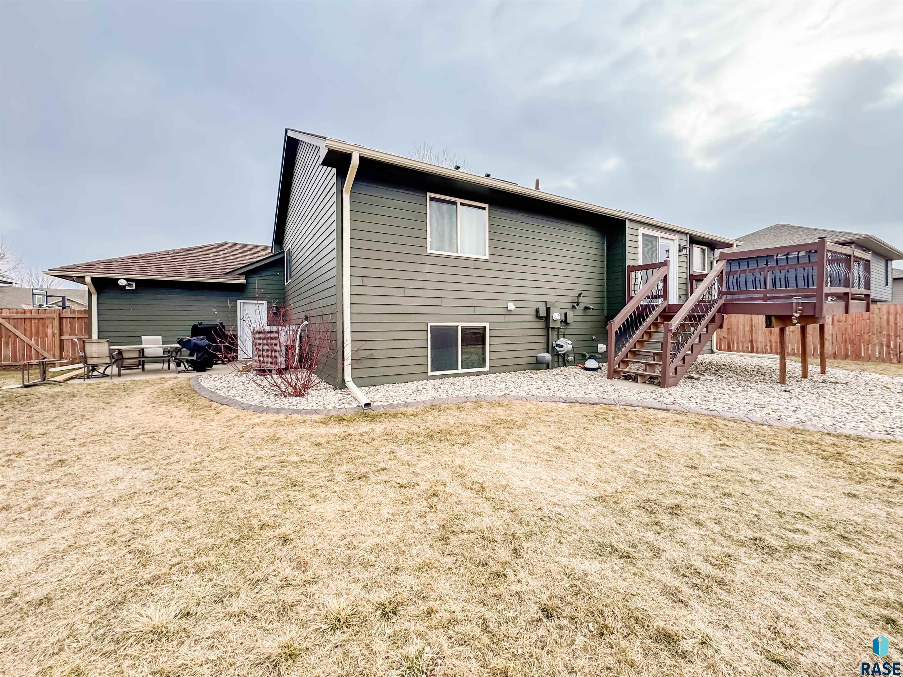 1215 S Dundee Dr
