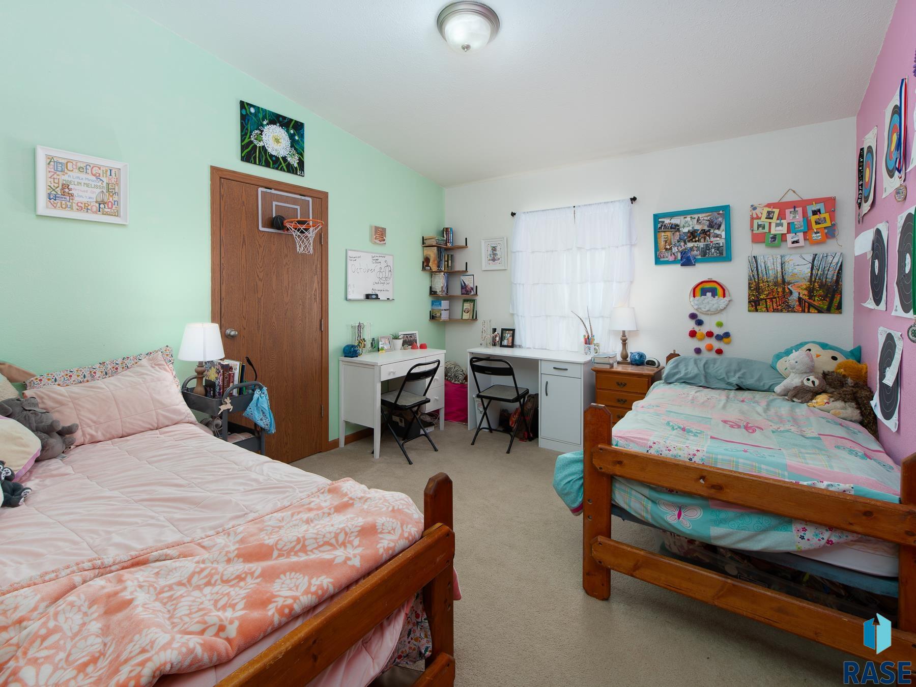 104 2nd St E