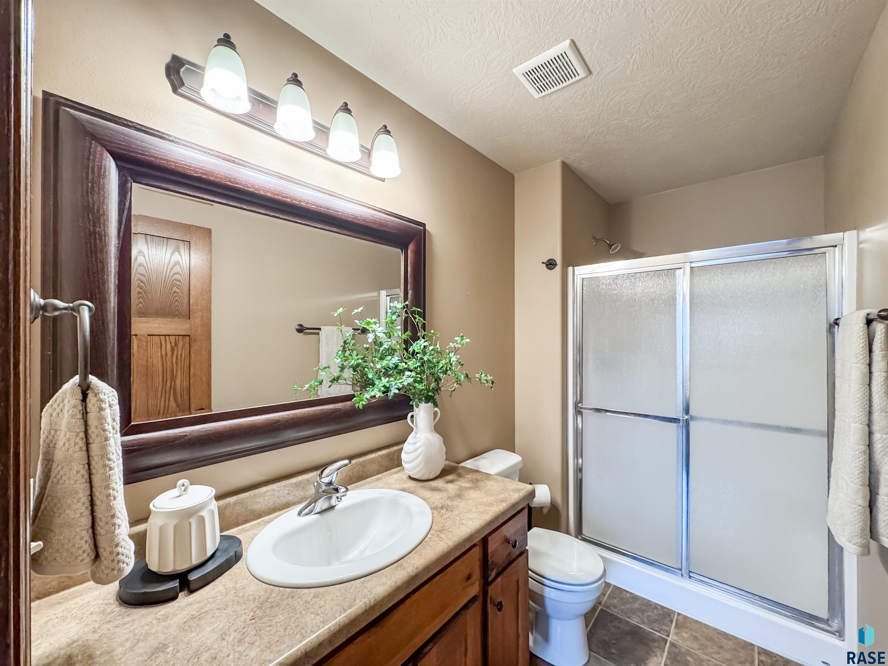 1007 Honeysuckle Dr