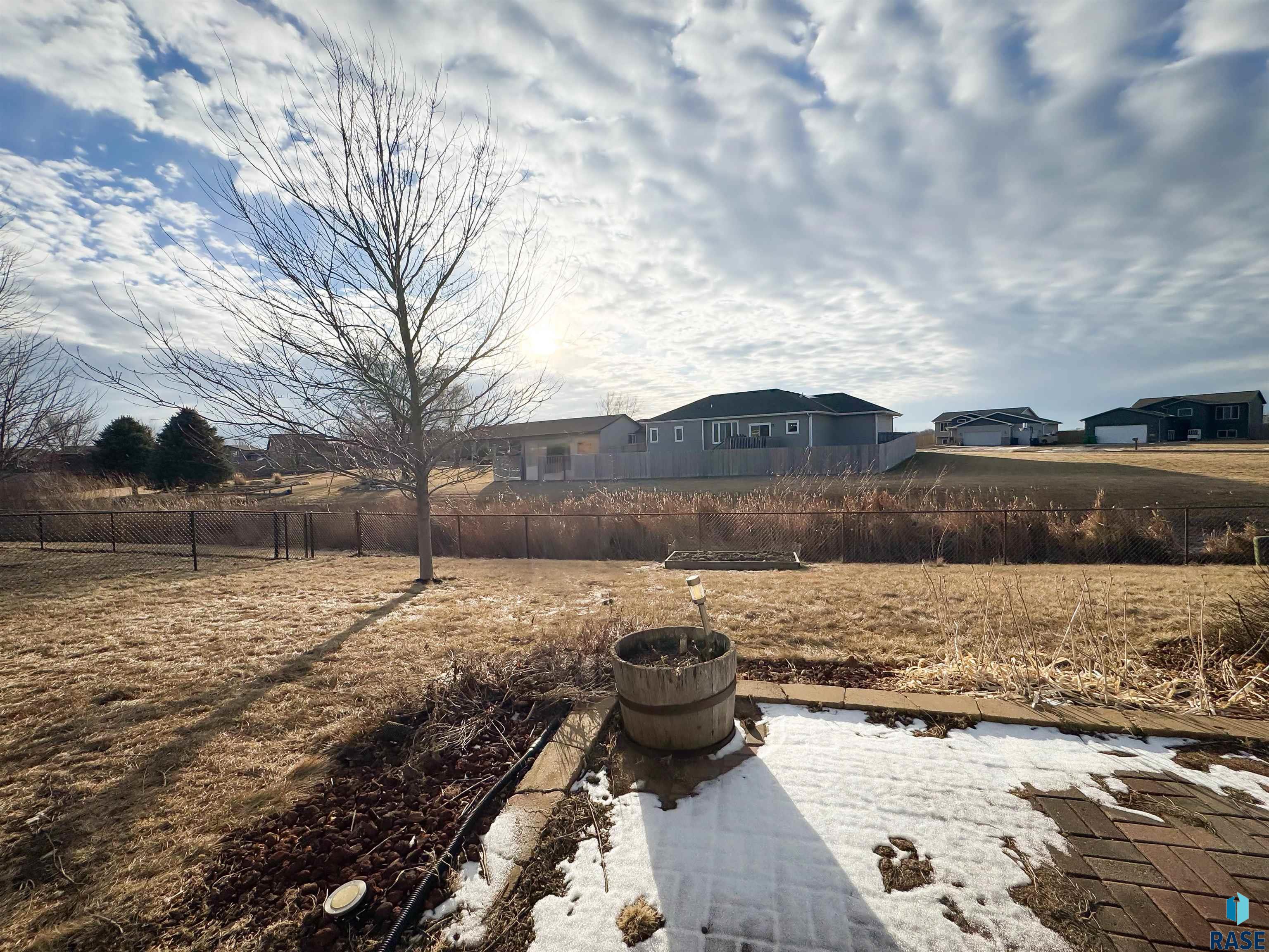 1007 Honeysuckle Dr