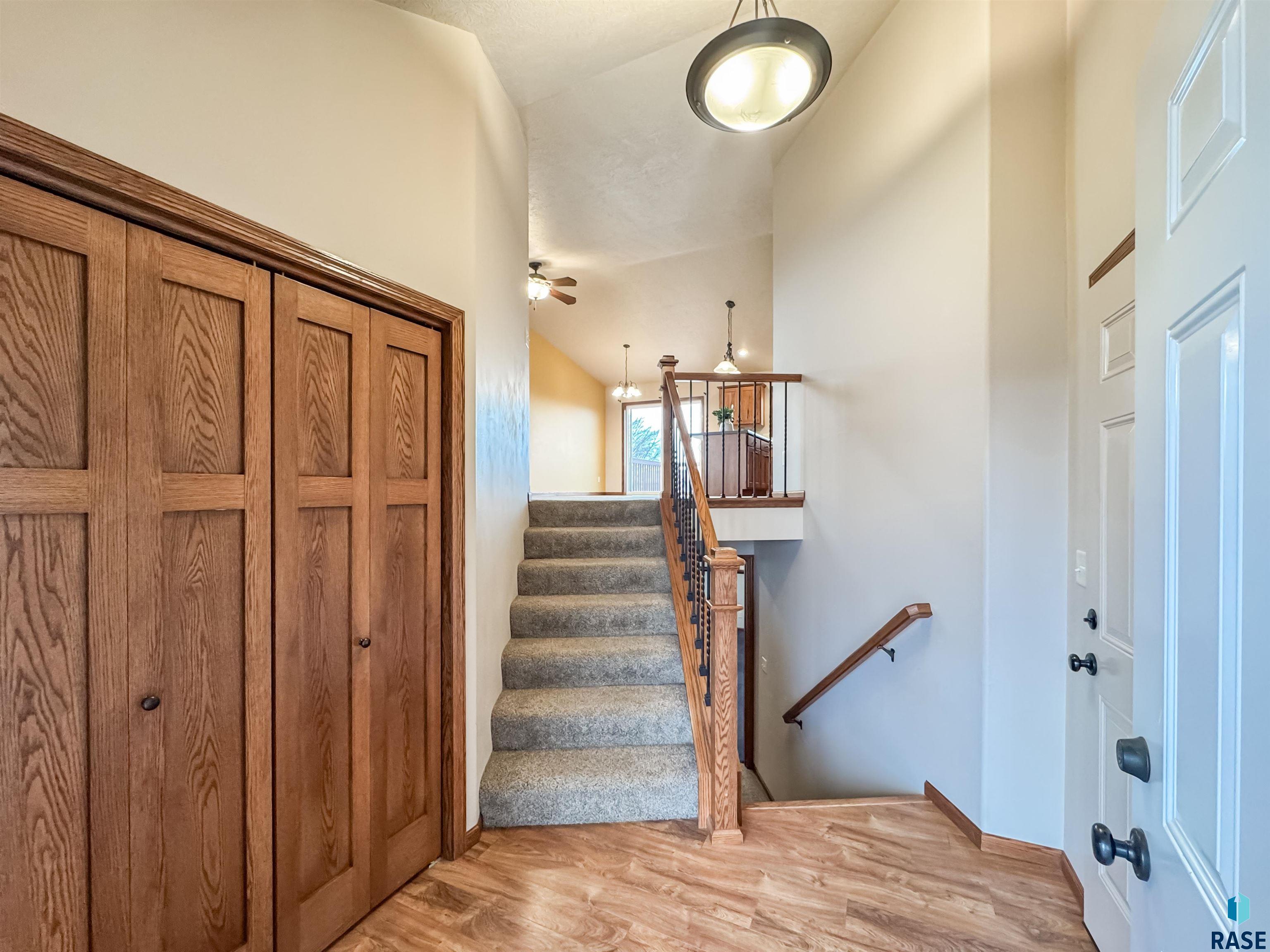 1007 Honeysuckle Dr