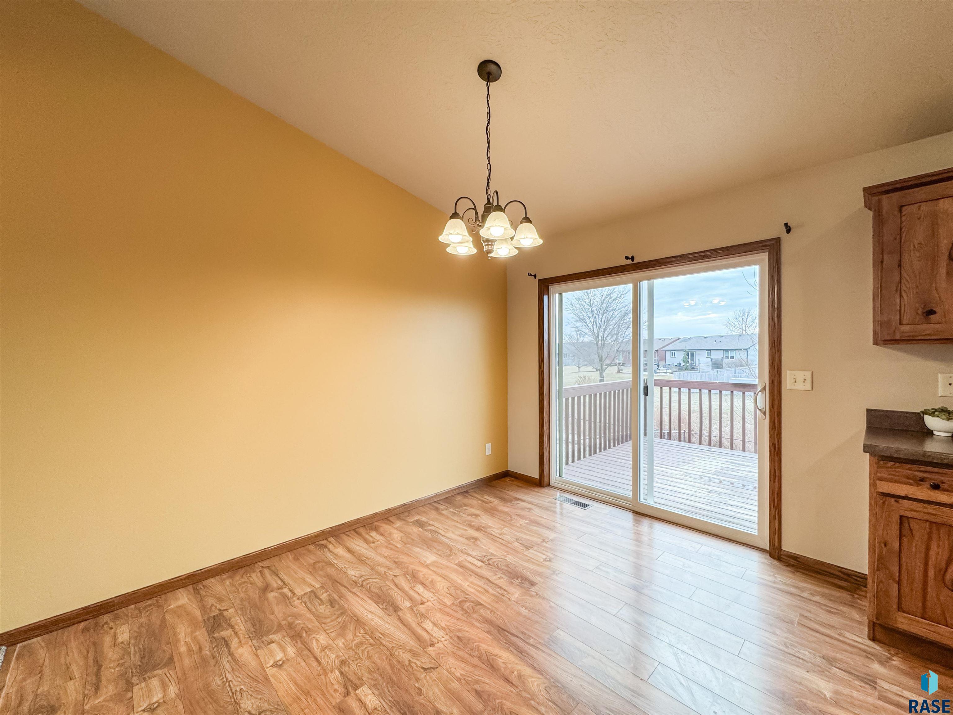 1007 Honeysuckle Dr