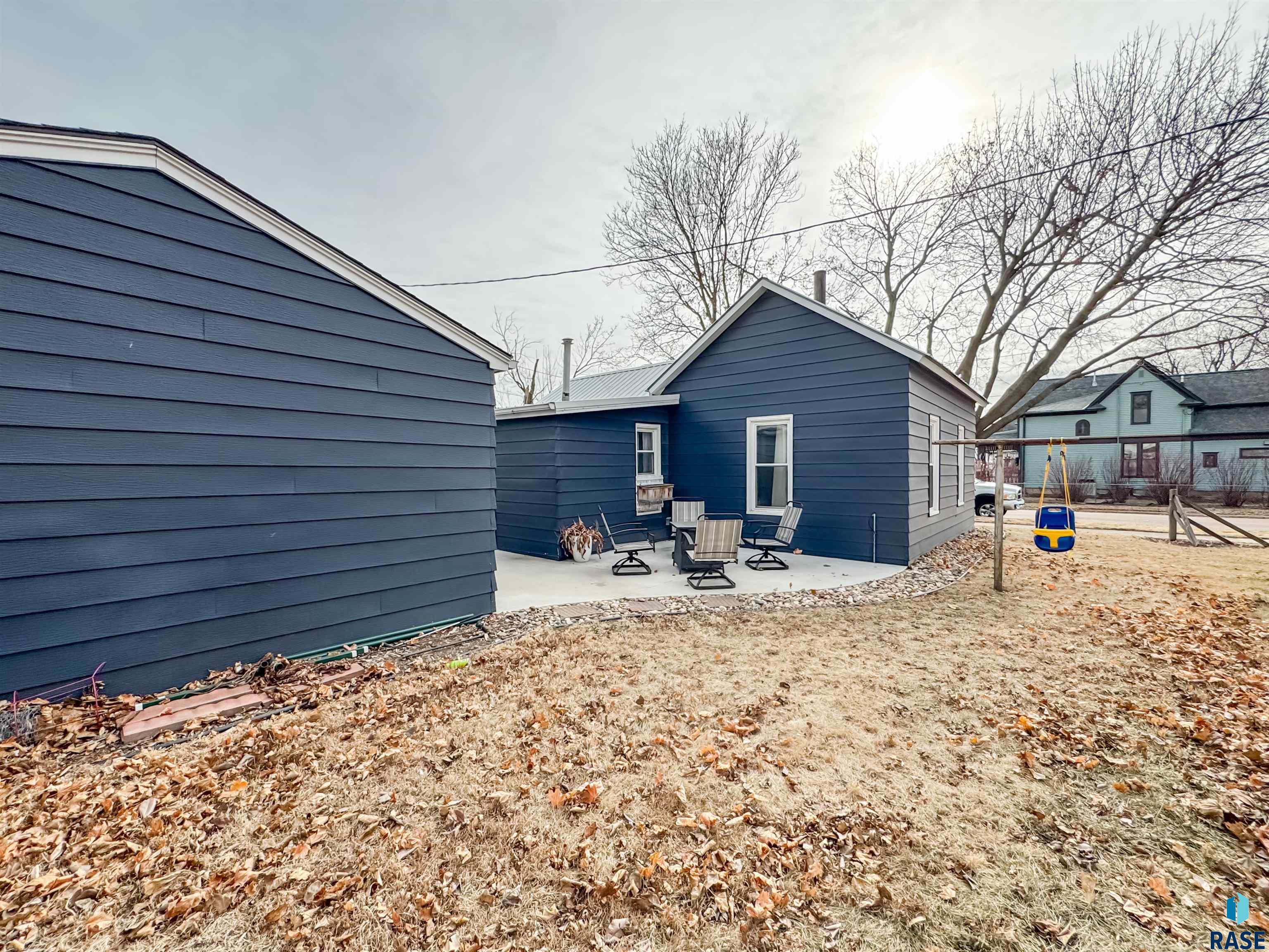 204 W 2nd St