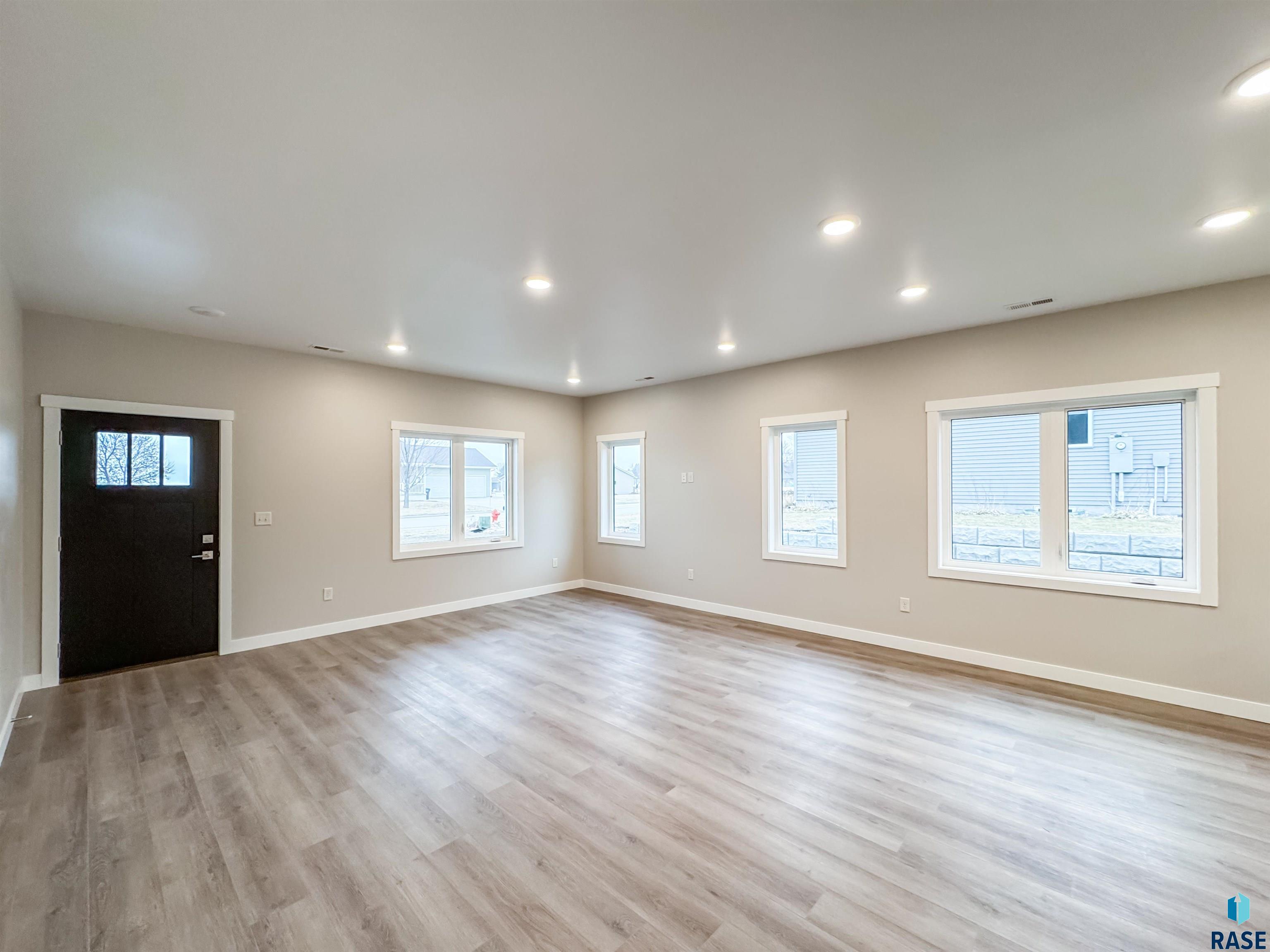 303 Rebecca Ln