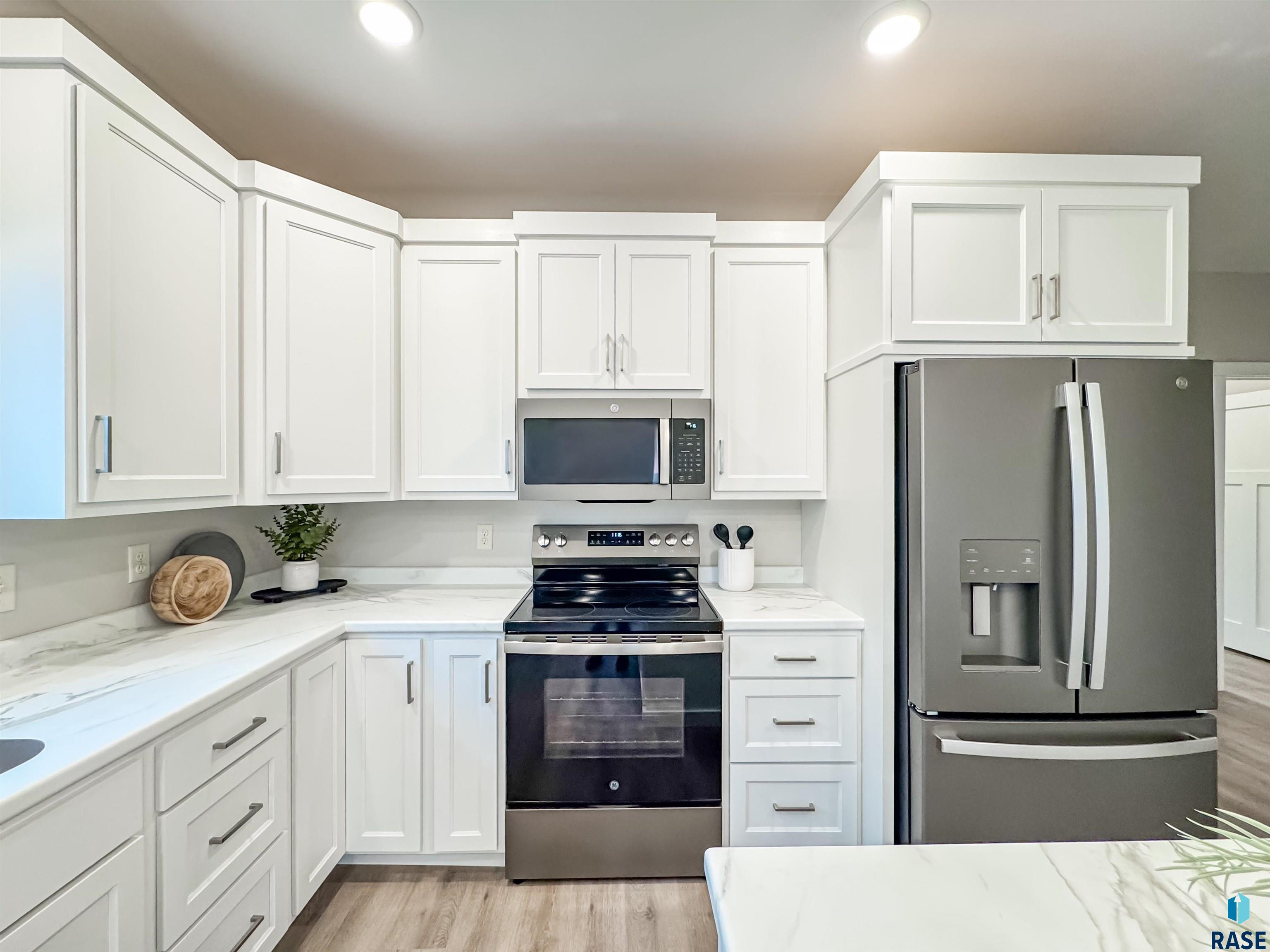 303 Rebecca Ln