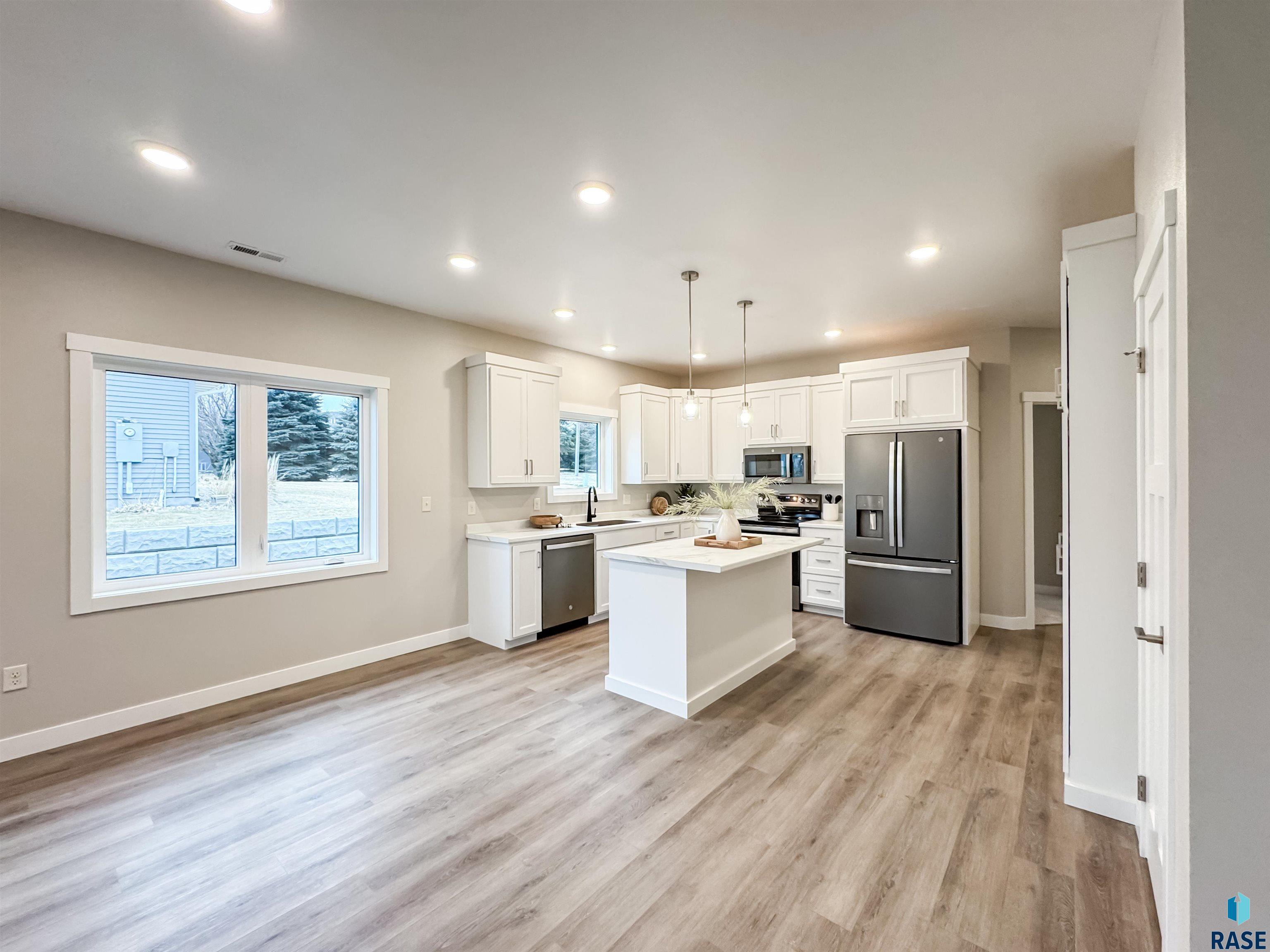 303 Rebecca Ln