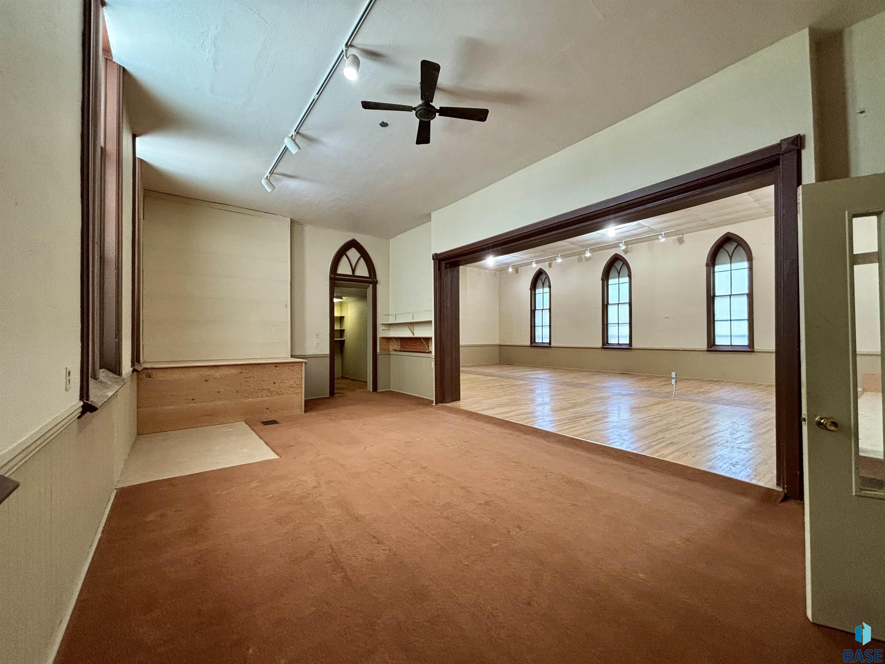 308 N Commercial Ave