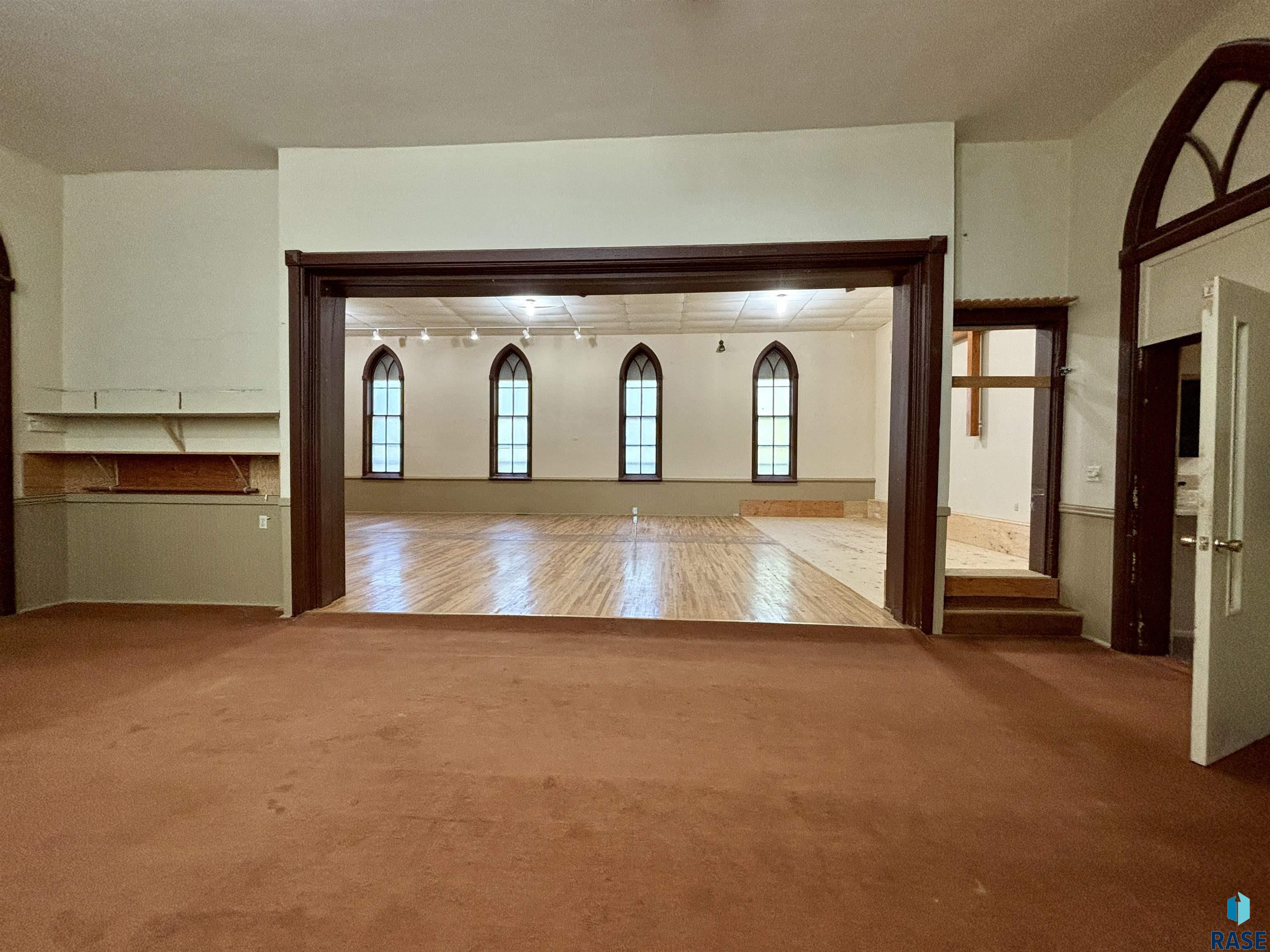 308 N Commercial Ave