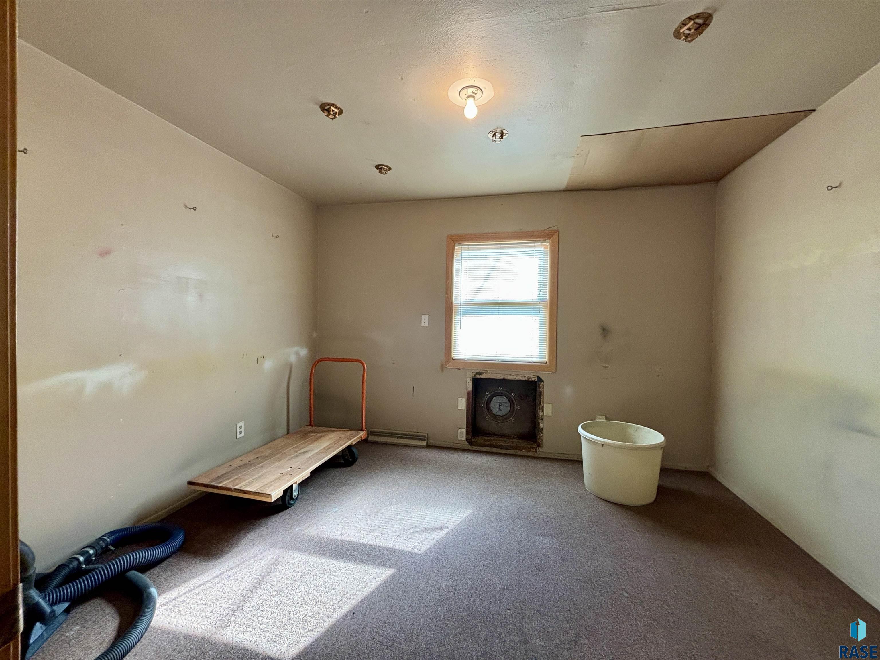 308 N Commercial Ave