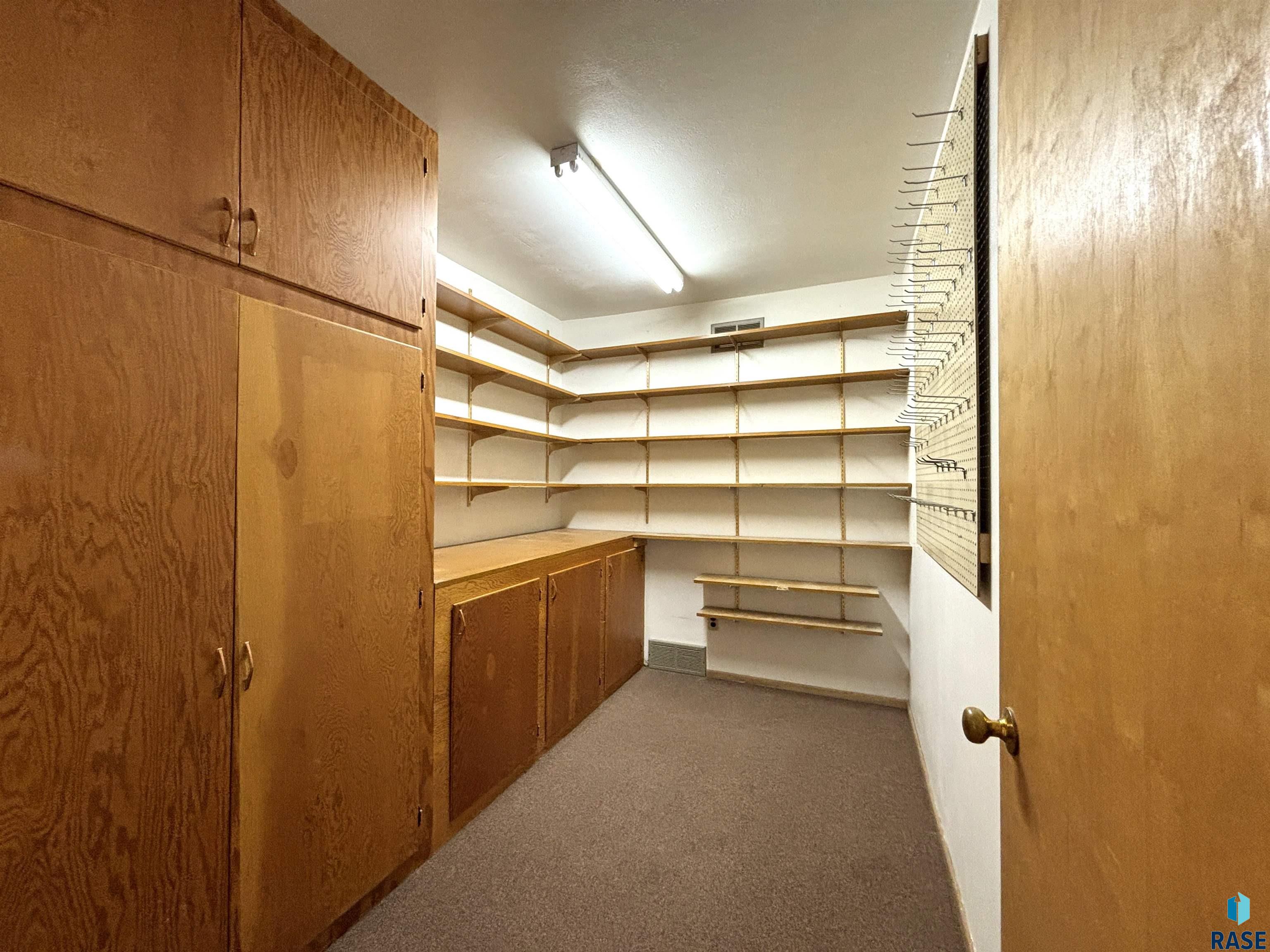 308 N Commercial Ave