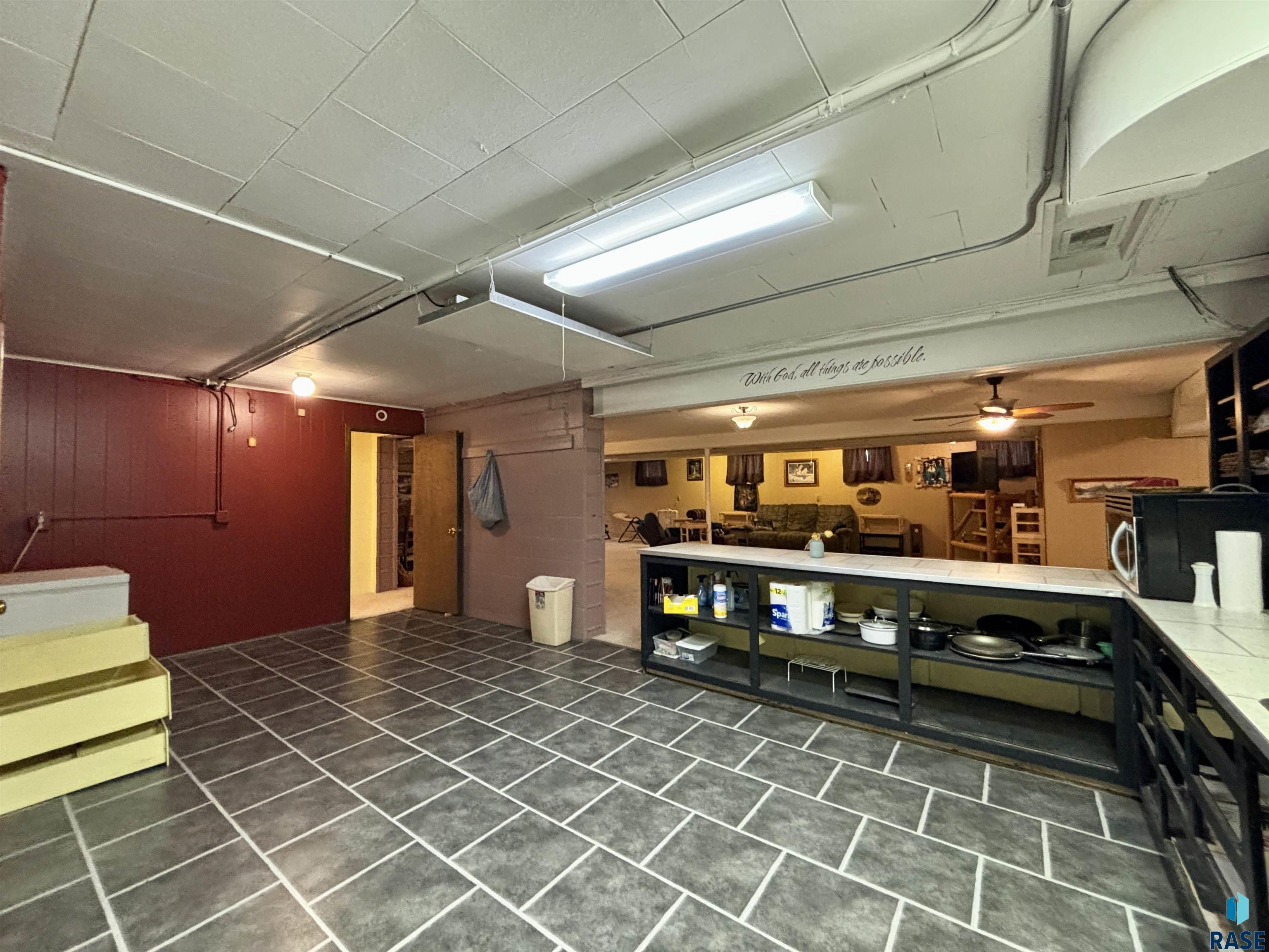 308 N Commercial Ave