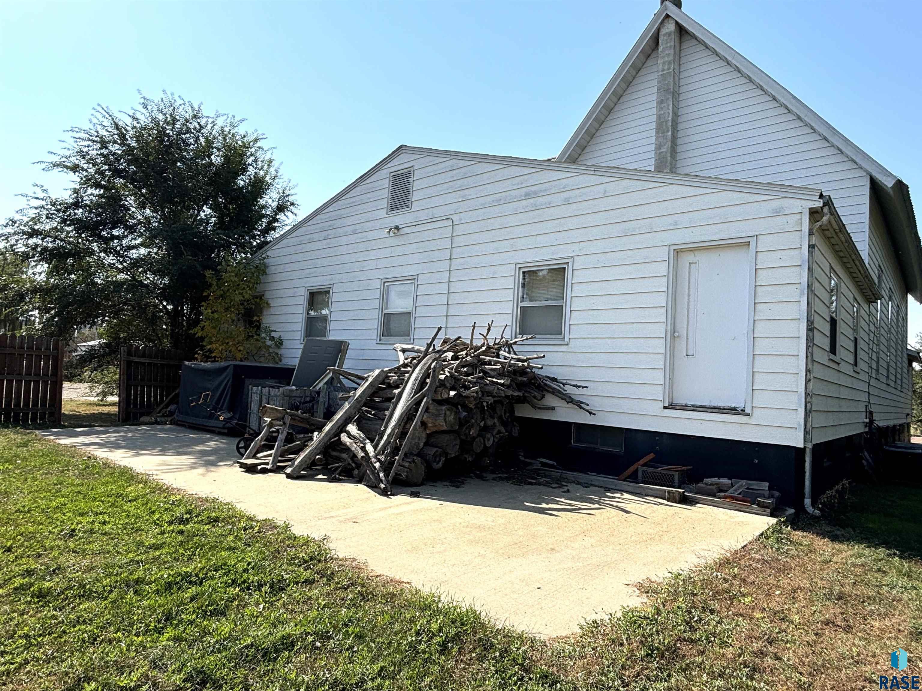 308 N Commercial Ave