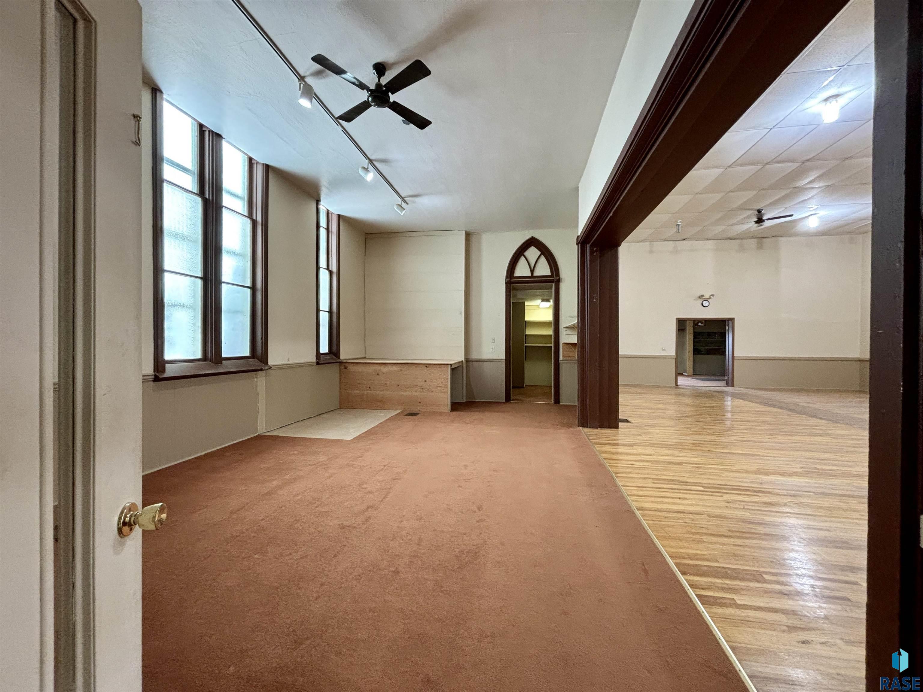 308 N Commercial Ave